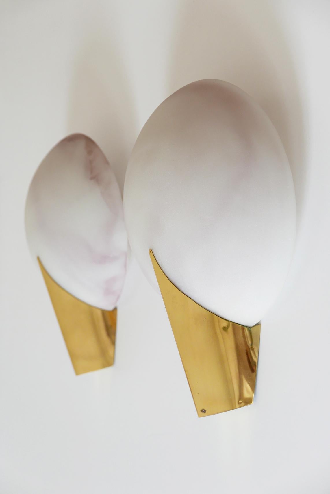 Mid-Century moderno Set di due eleganti lampade o applique moderniste di J.T. Kalmar, 1980, Austria in vendita
