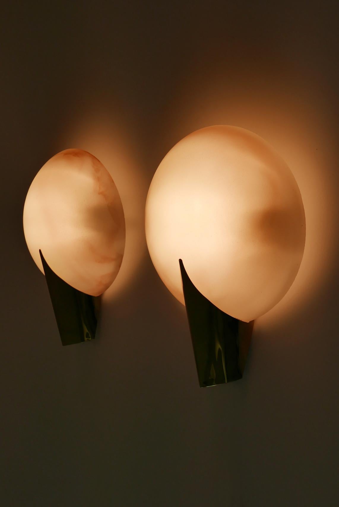 Set of Two Elegant Modernist Wall Lamps or Sconces by J.T. Kalmar, 1980s Austria For Sale 1