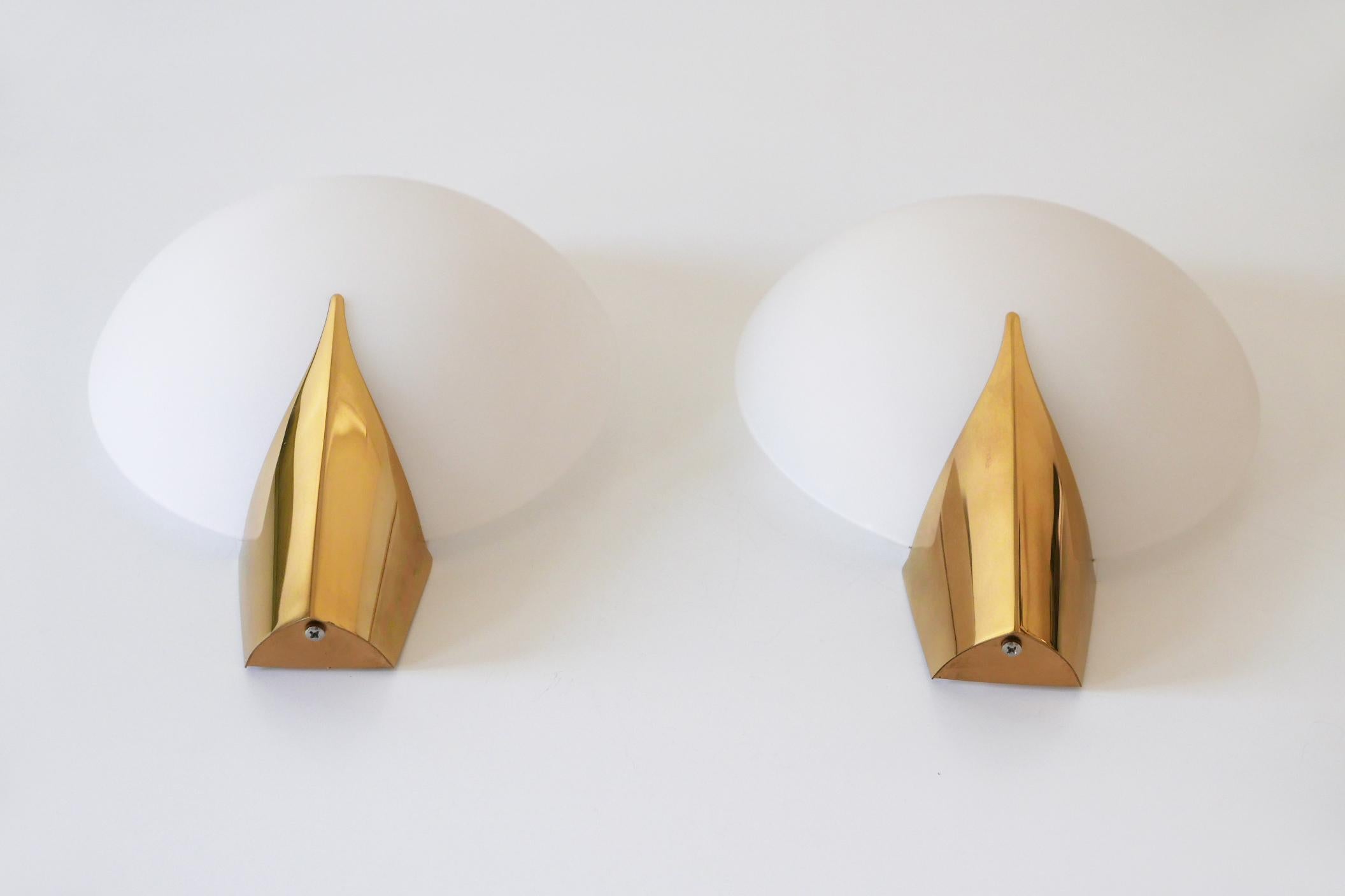 Set of Two Elegant Modernist Wall Lamps or Sconces by J.T. Kalmar, 1980s Austria For Sale 5