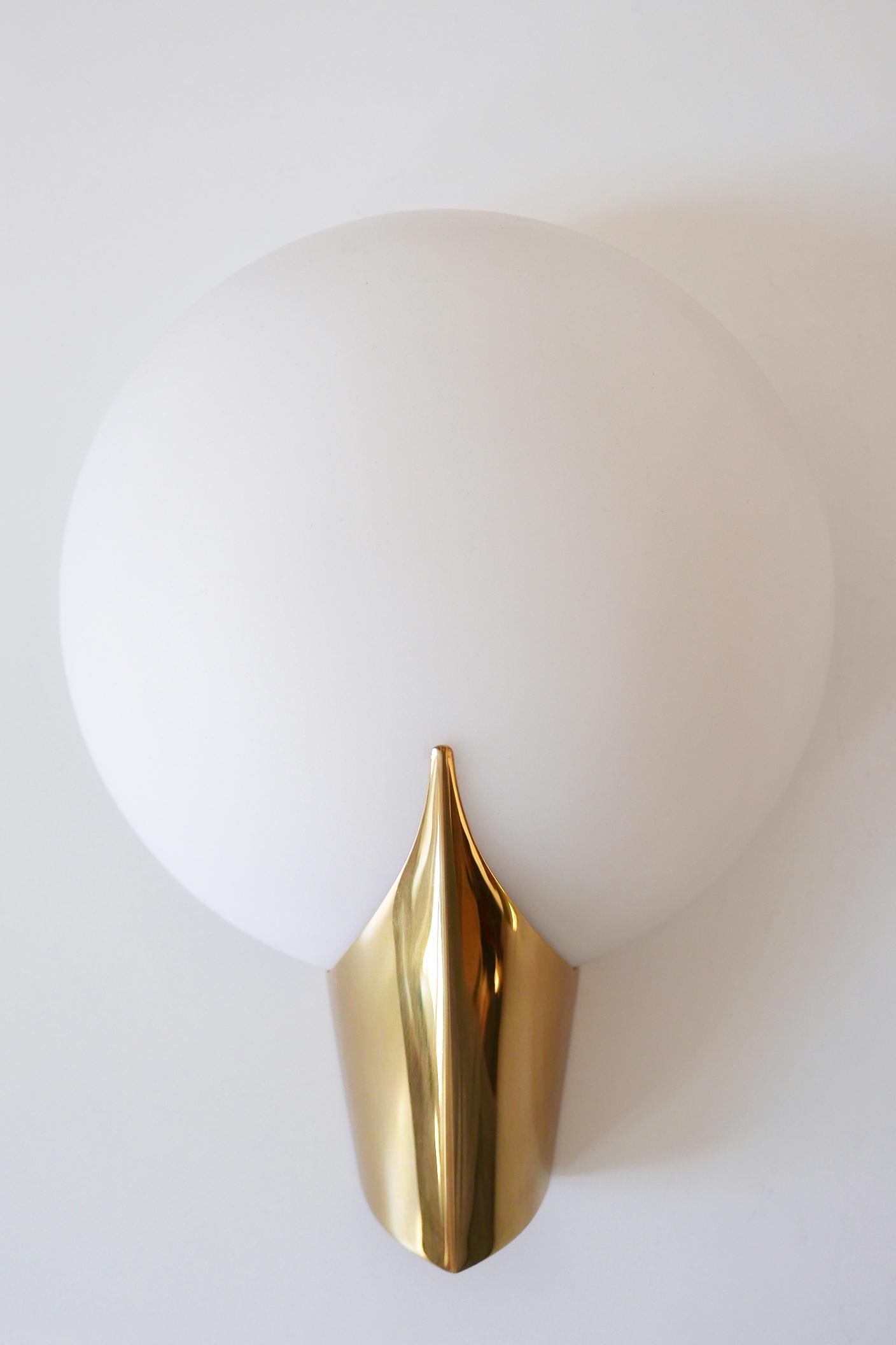 Set di due eleganti lampade o applique moderniste di J.T. Kalmar, 1980, Austria In condizioni buone in vendita a Munich, DE