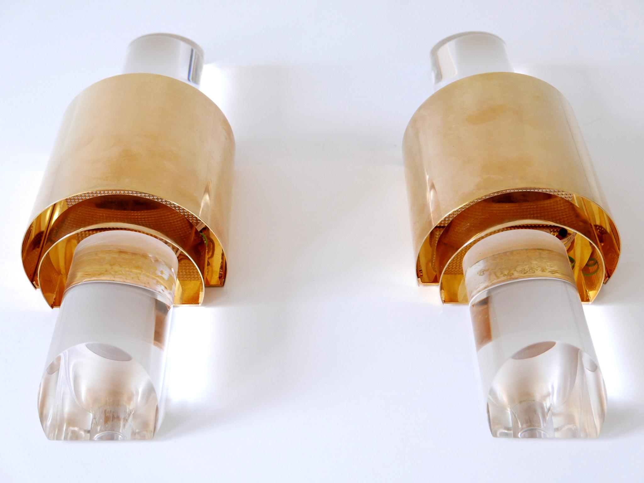 Set of Two Exceptional Gilt Brass & Lucite Sconces or Wall Lights Germany 1980s For Sale 7
