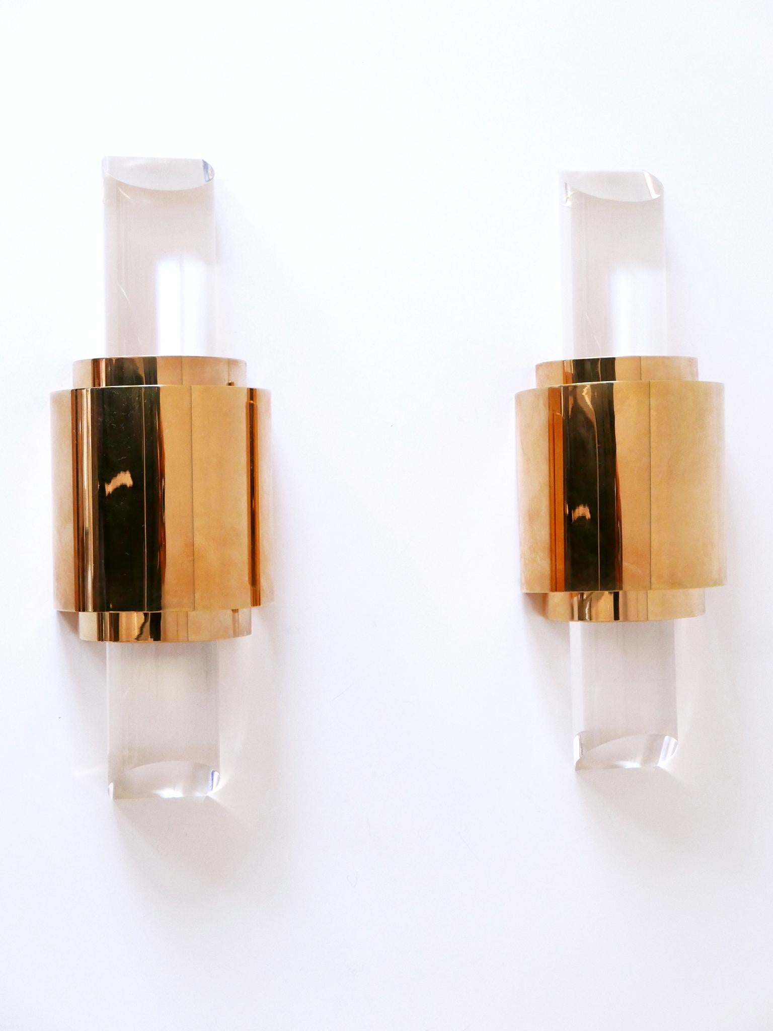 Set of Two Exceptional Gilt Brass & Lucite Sconces or Wall Lights Germany 1980s For Sale 2