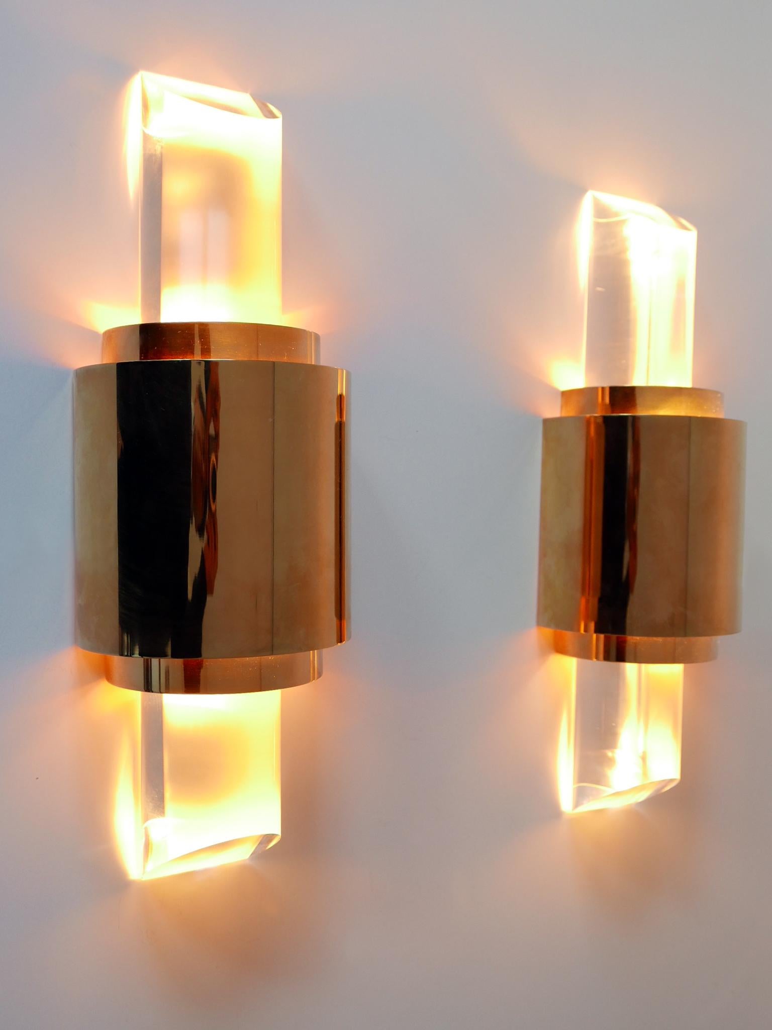 Set of Two Exceptional Gilt Brass & Lucite Sconces or Wall Lights Germany 1980s For Sale 4