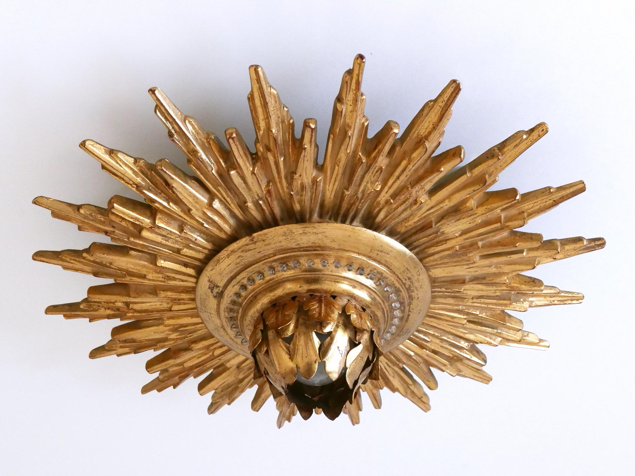 Set of Two Exceptional Mid Century Modern Gilt Flush Mounts or Sconces 1950s en venta 2