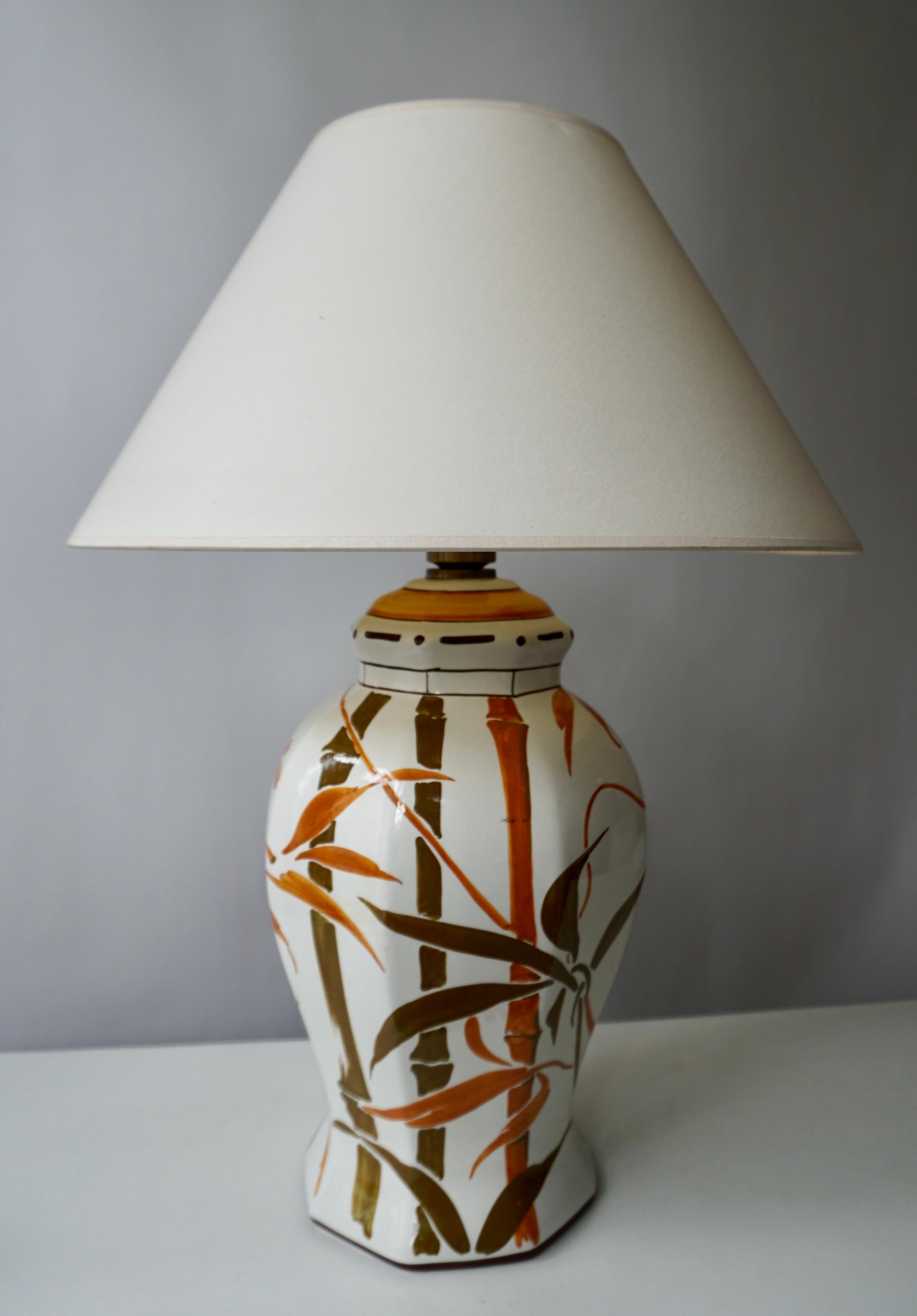 Set von zwei außergewöhnlichen Mid-Century-Modern-Tischlampen aus Keramik und Bambus, Italien (Hollywood Regency) im Angebot