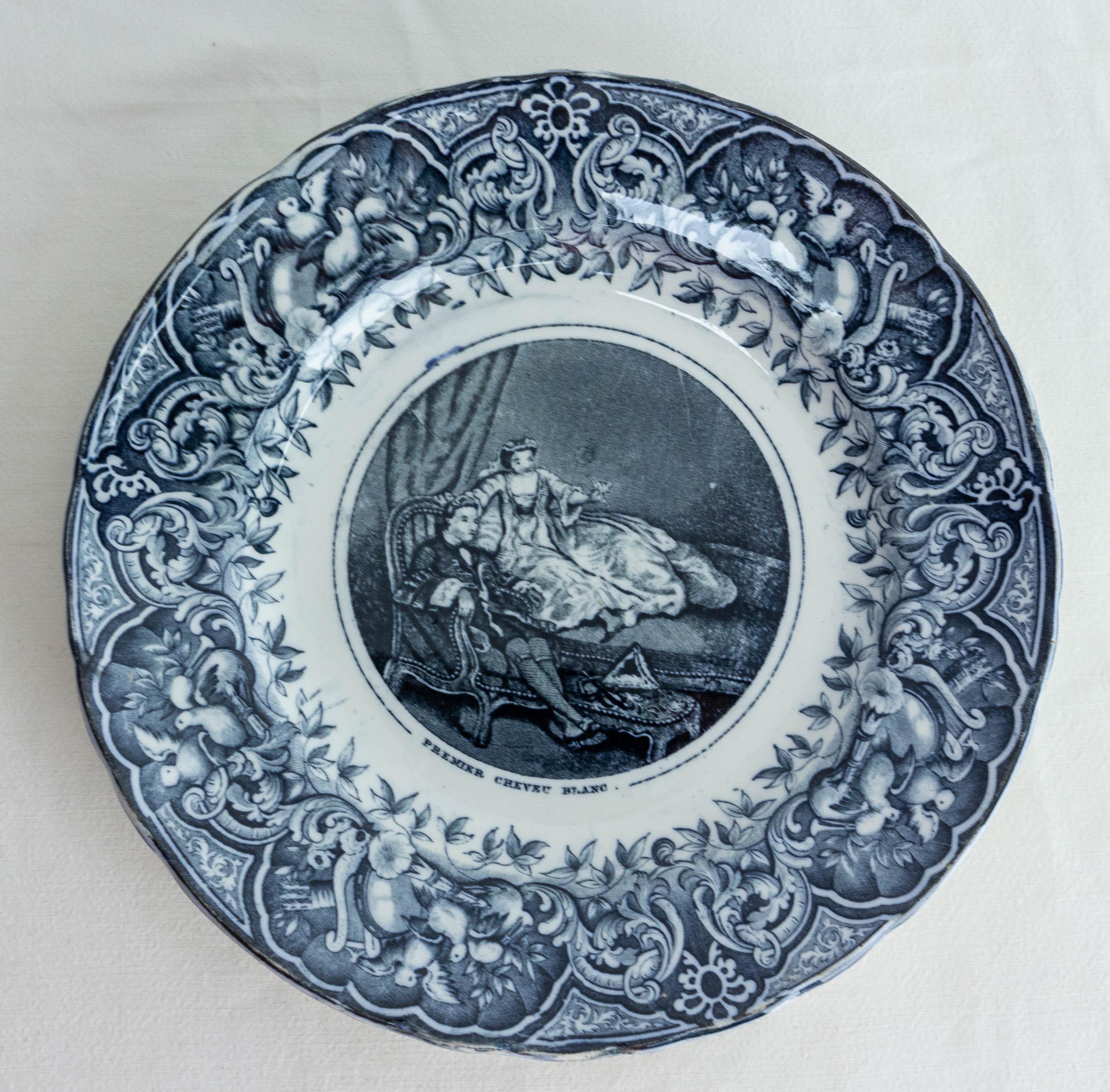 French set of faience plates, made in the manufacture of Jules Vieillard and Compagnie in the late 19th century.
This set of historiated plates retrace two moments in the life of a couple seen in a romantic way and humoristic way:
- the escape of