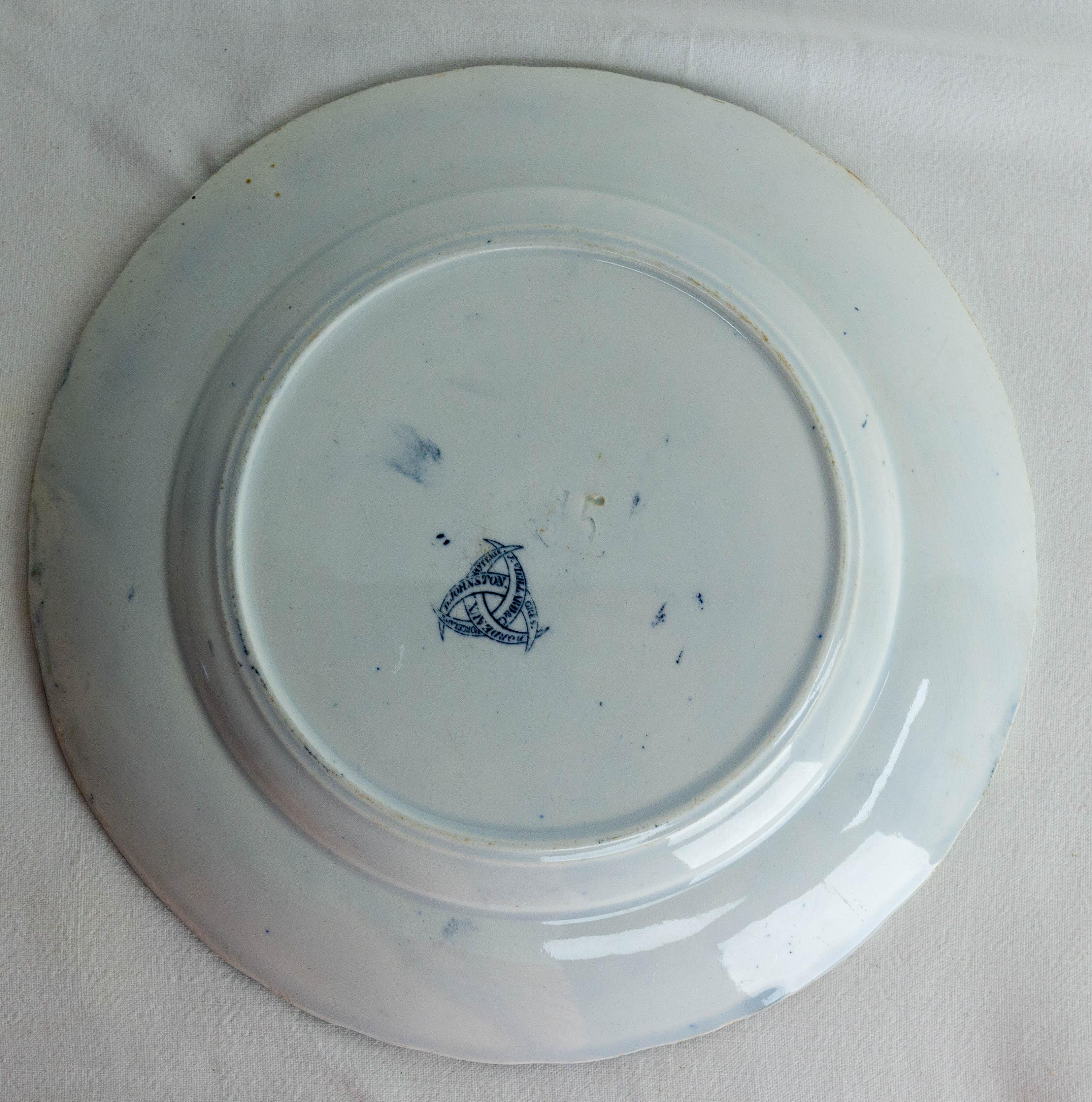 Juego de dos platos de loza Escenas galantes, Burdeos Francia, Finales S. XIX Francés en venta