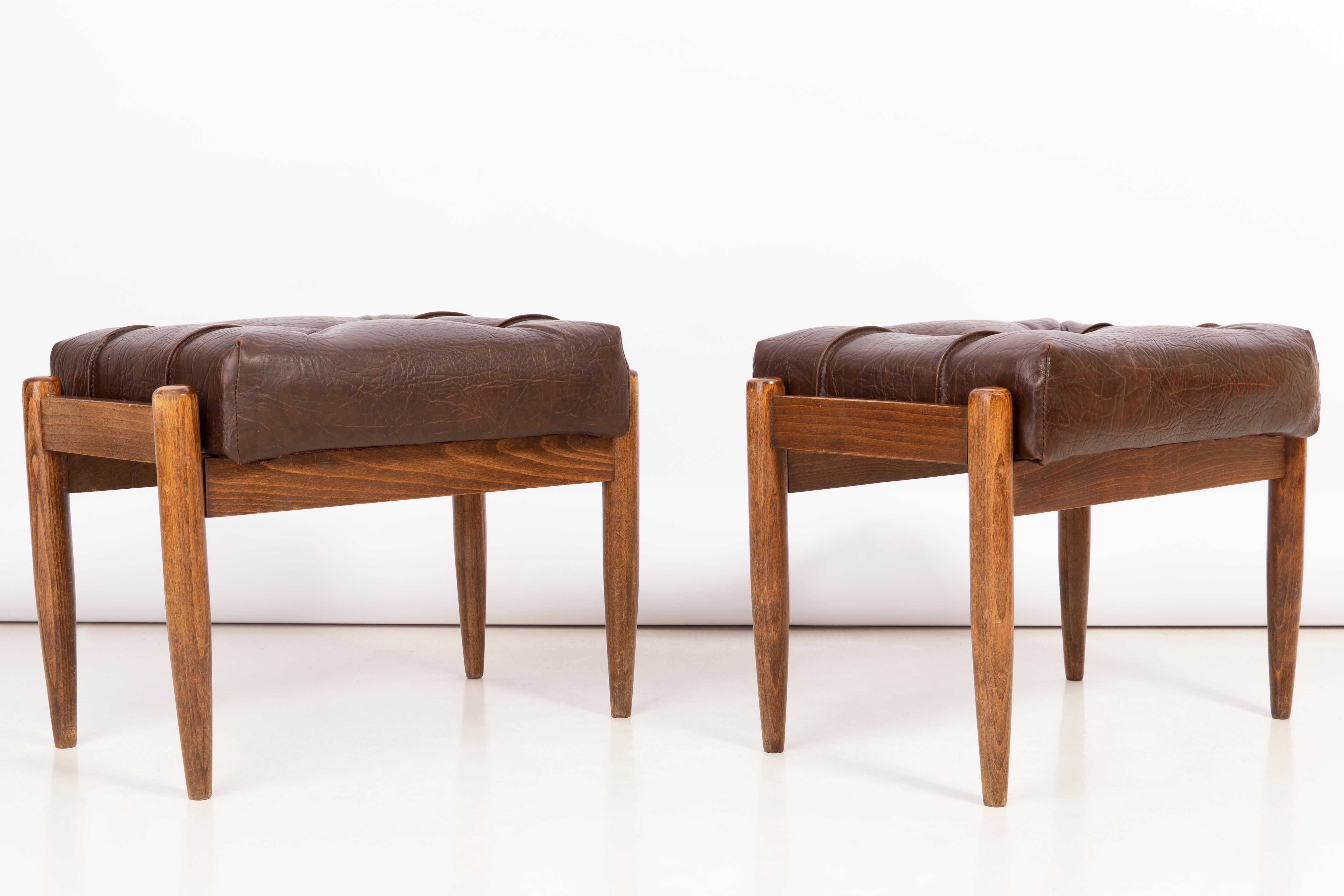 Mid-Century Modern Set of Two Faux Leather Brown Vintage Stools, Edmund Homa, 1960s For Sale
