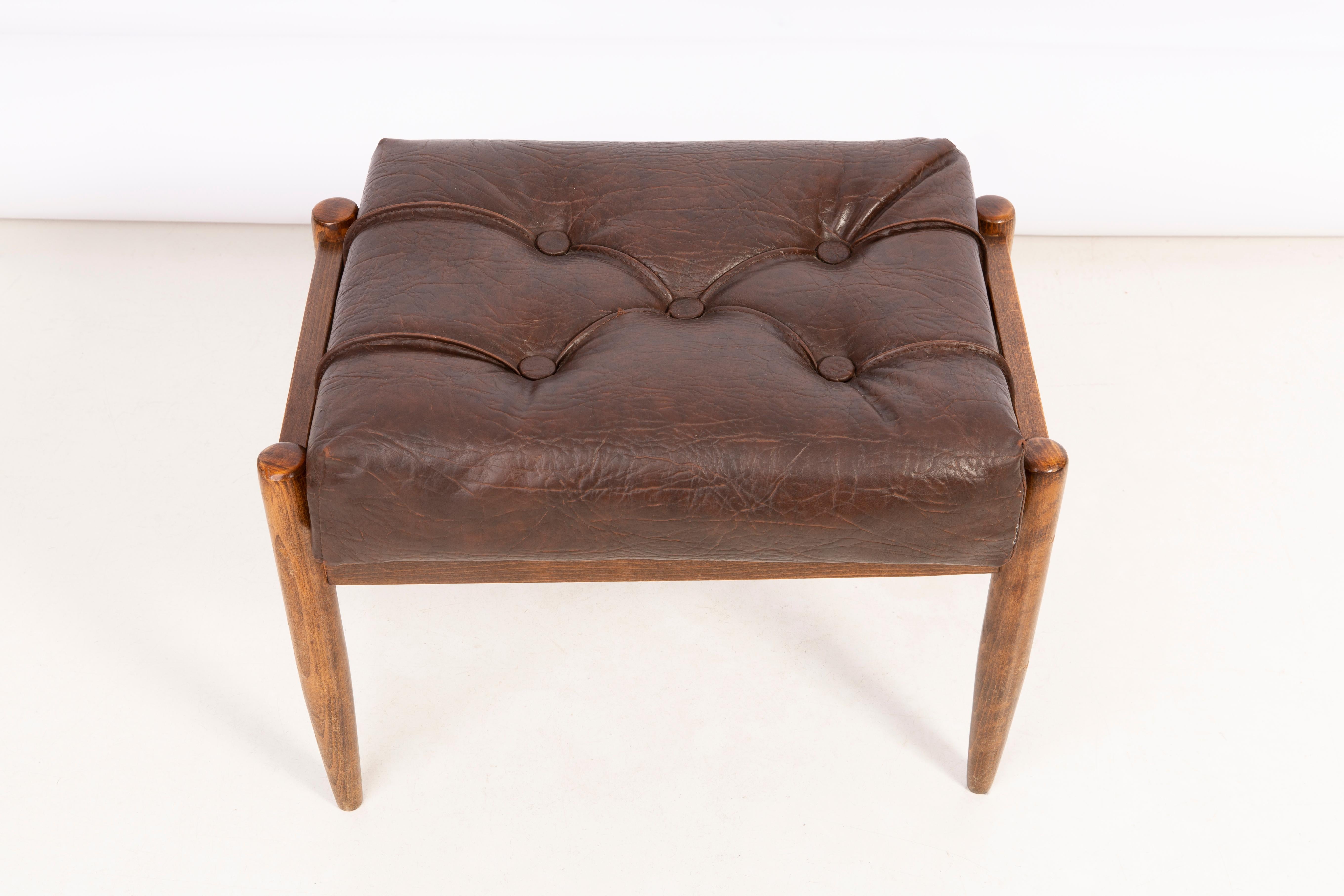 Set of Two Faux Leather Brown Vintage Stools, Edmund Homa, 1960s For Sale 2