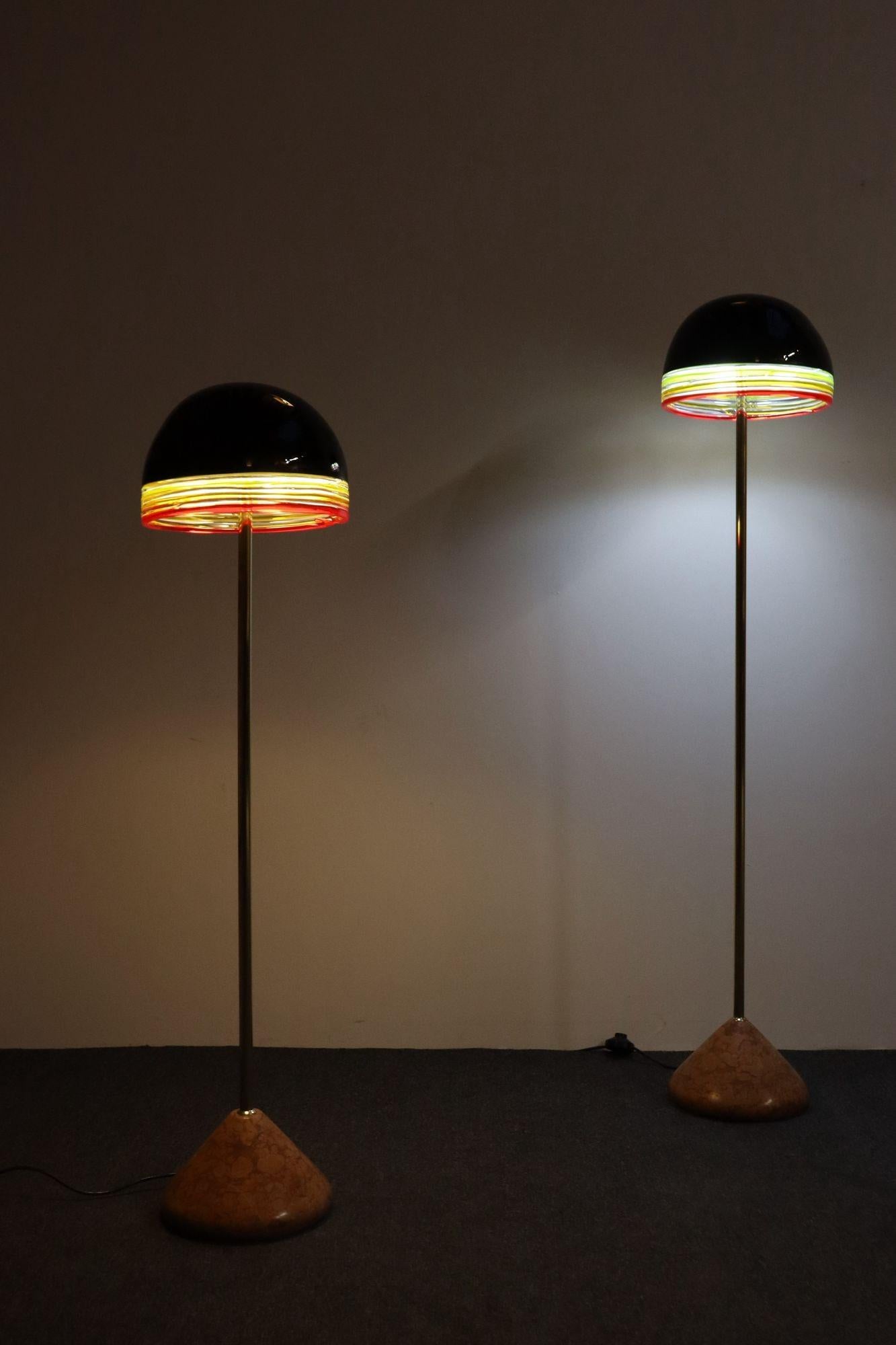 Set di due lampade da terra 