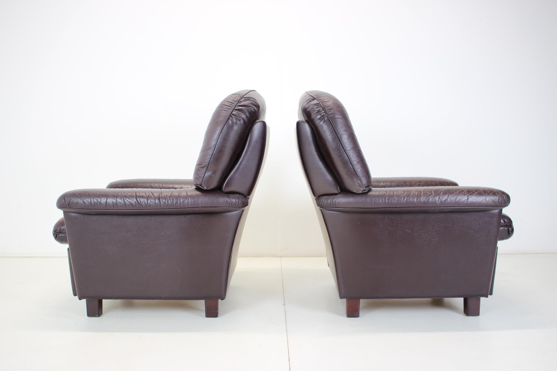 Leather Set of Two Finland Armchairs, 1980s For Sale