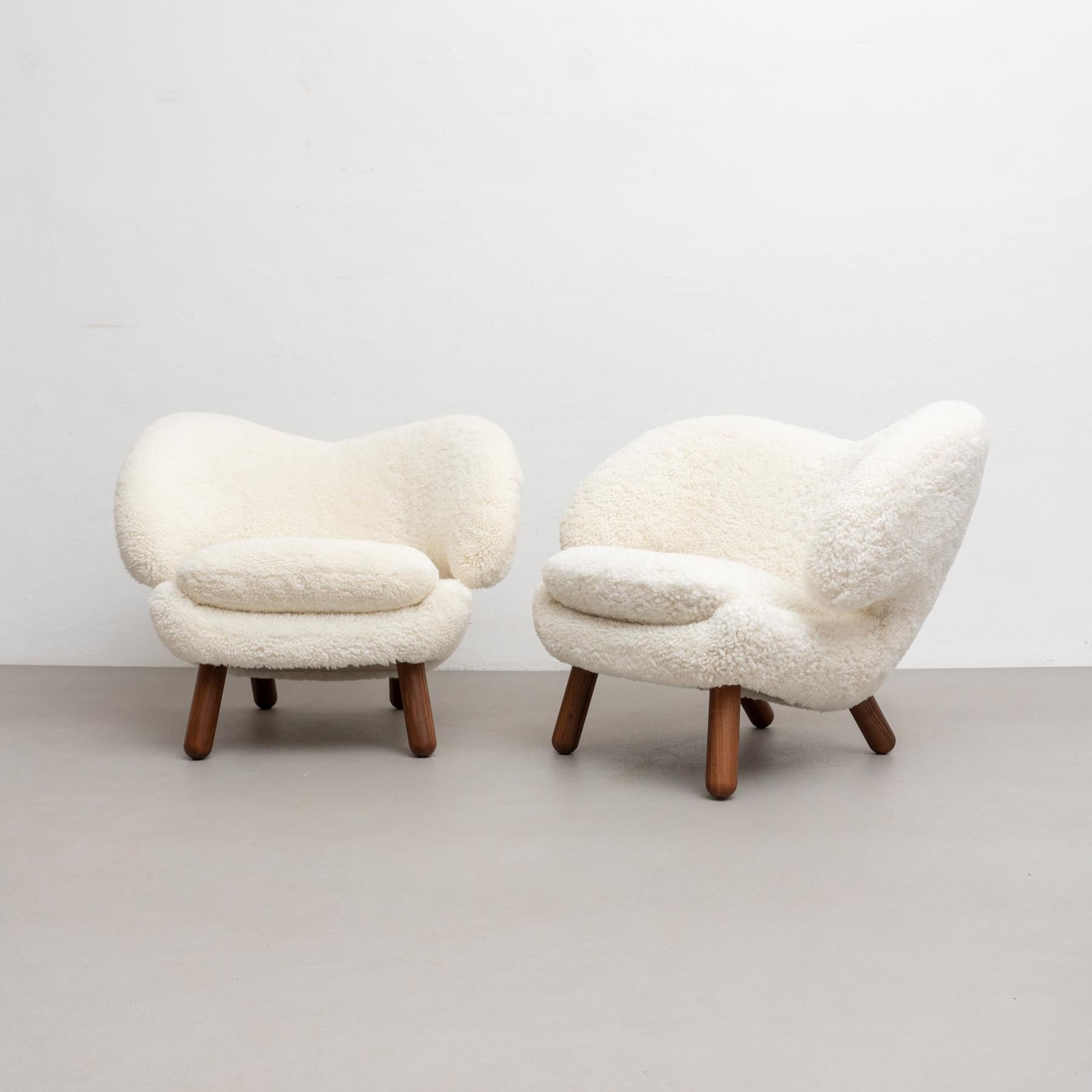 pelican chair sheepskin