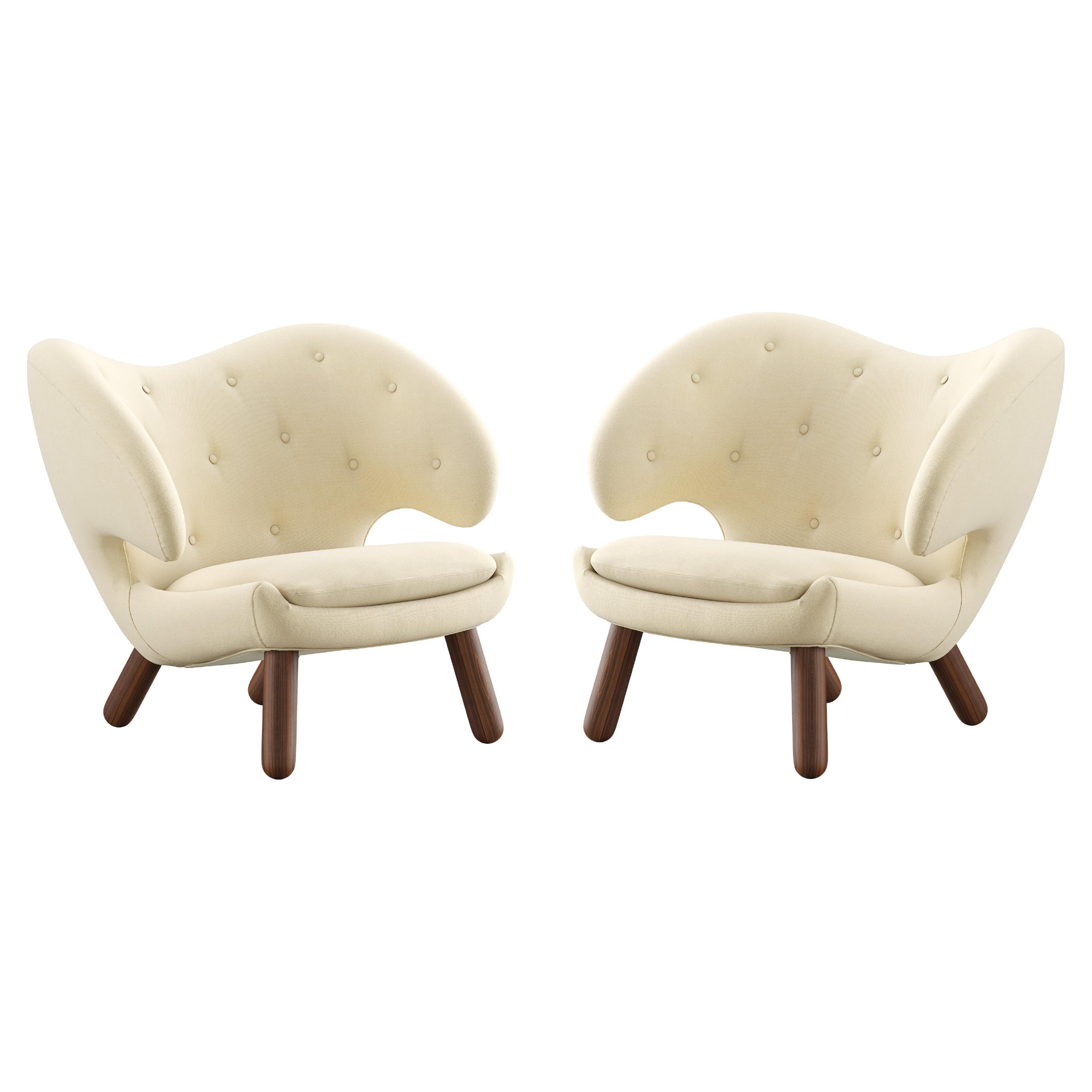 Set of Two Finn Juhl Pelican Chair Upholstered in Wood and Fabric