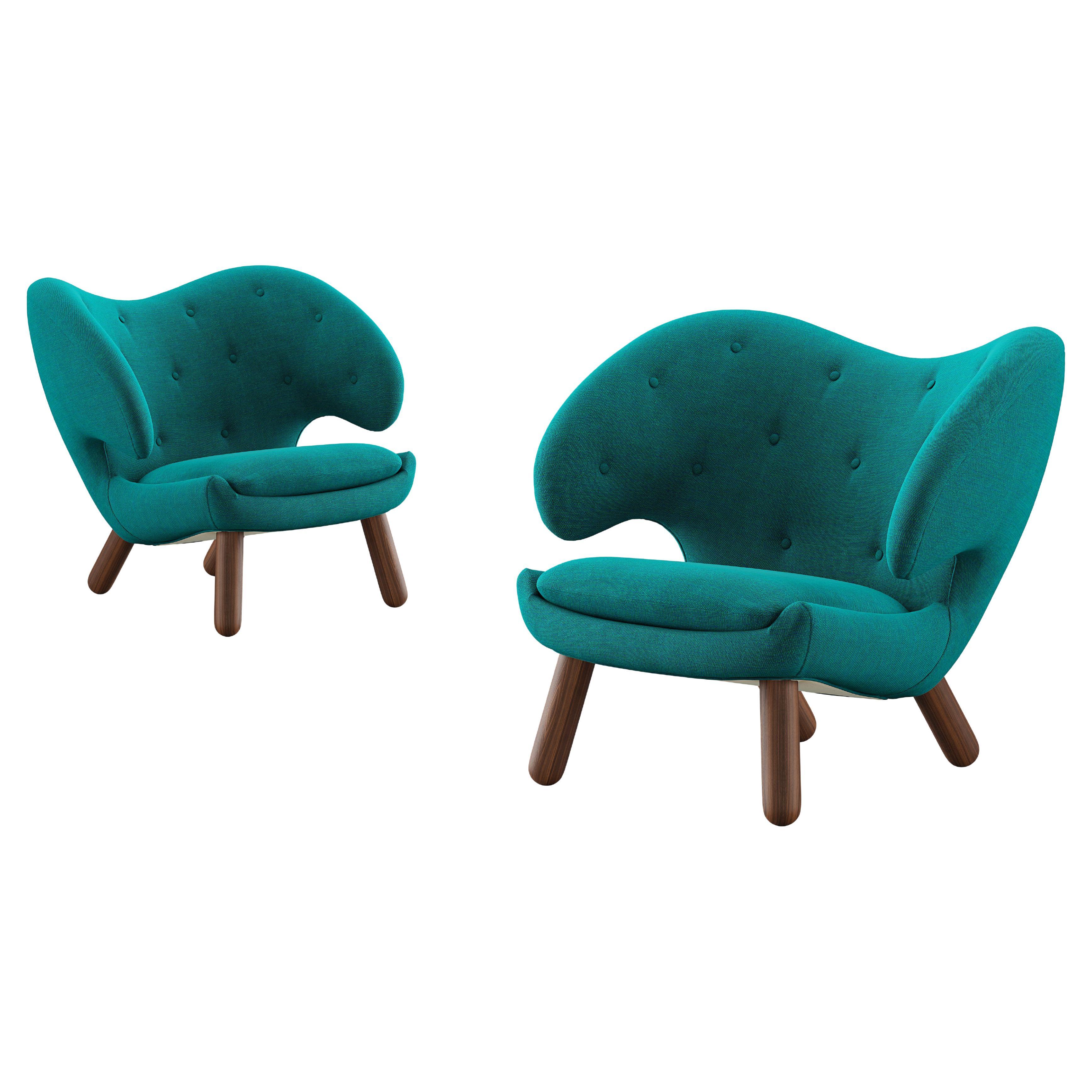 Set of Two Finn Juhl Pelican Chairs Upholstered in Wood and Fabric For