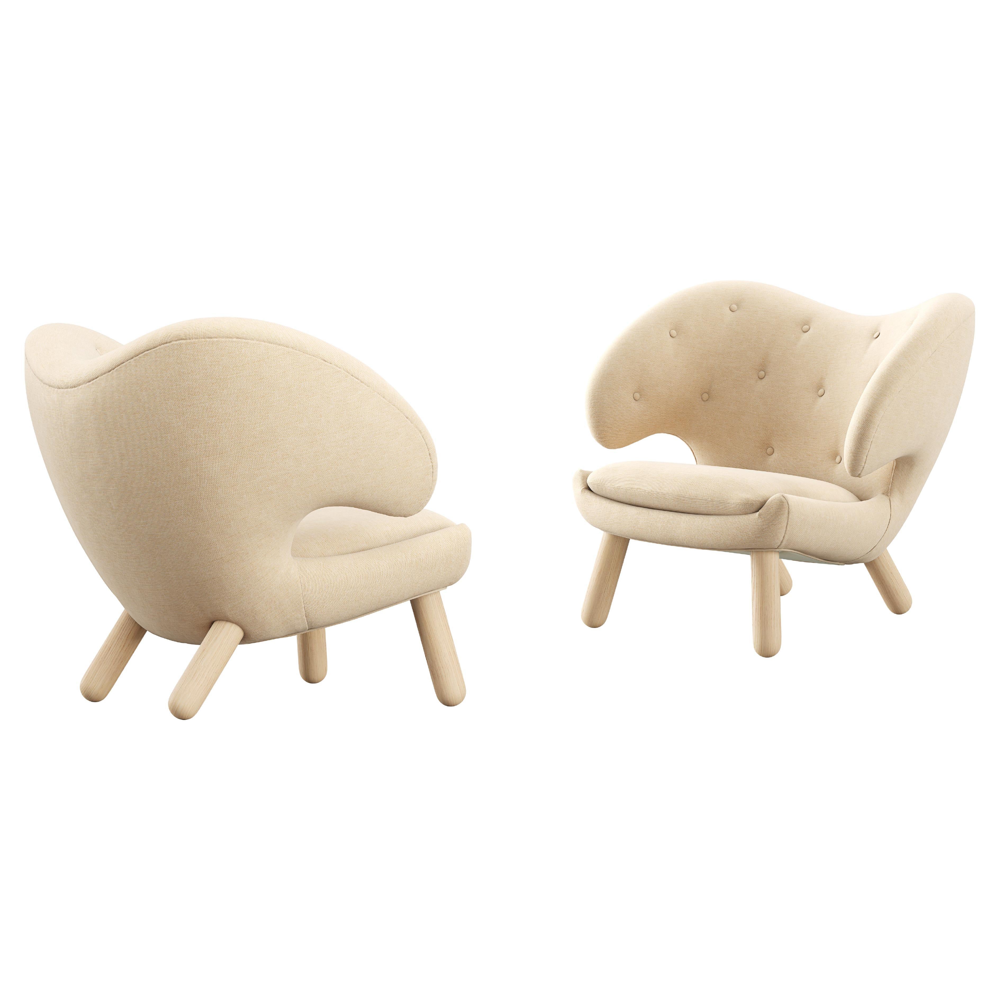 Set of Two Finn Juhl Pelican Chairs Upholstered in Wood and Fabric For