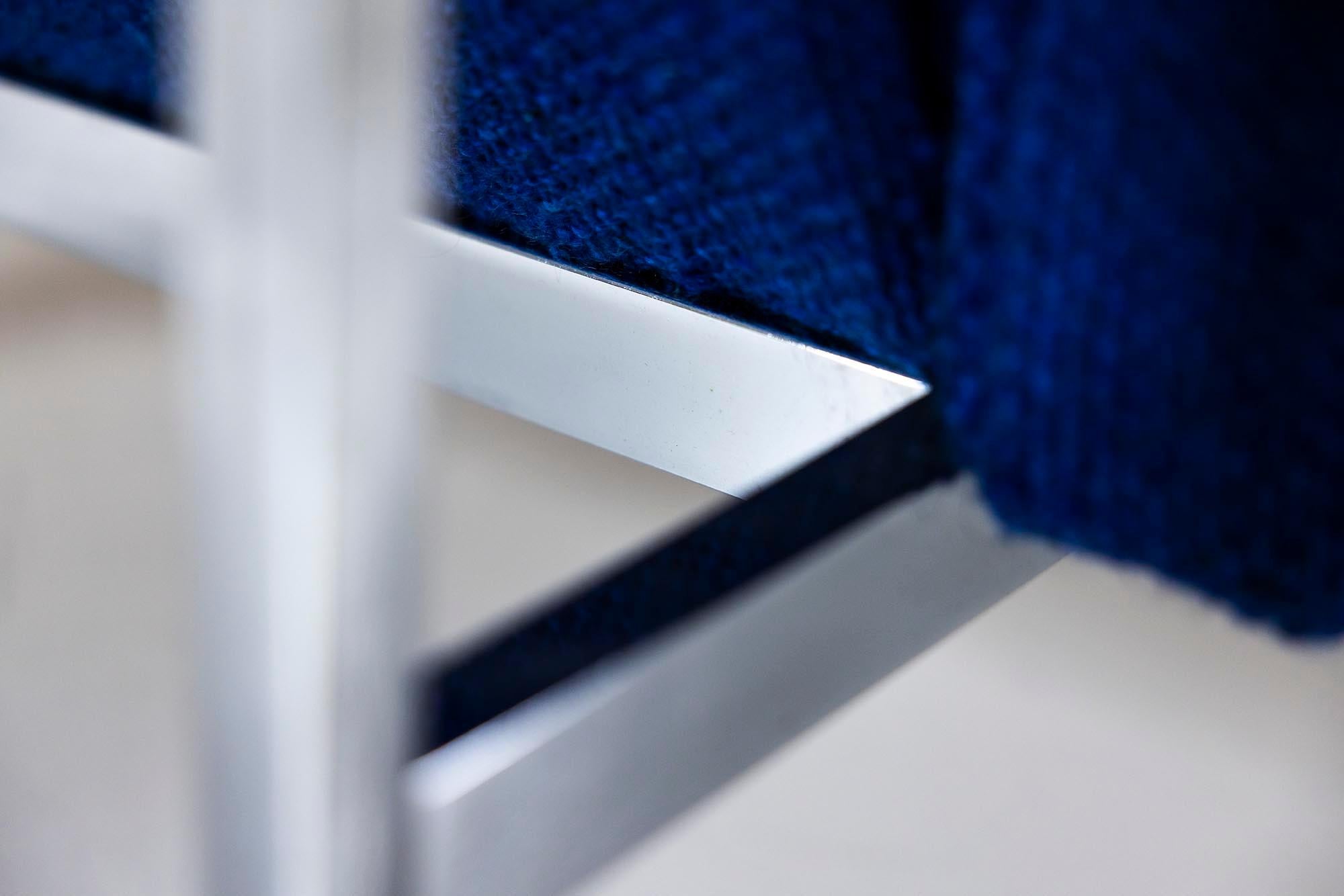 Ensemble de deux fauteuils Florence Knoll en tapisserie bleue d'origine, États-Unis, années 1950 en vente 5