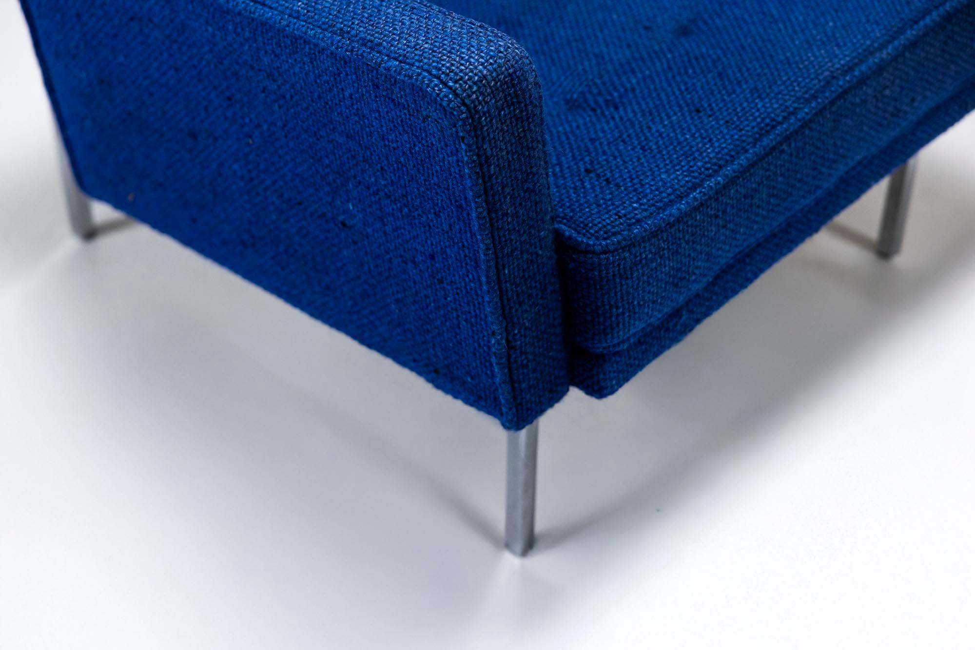 Ensemble de deux fauteuils Florence Knoll en tapisserie bleue d'origine, États-Unis, années 1950 en vente 9