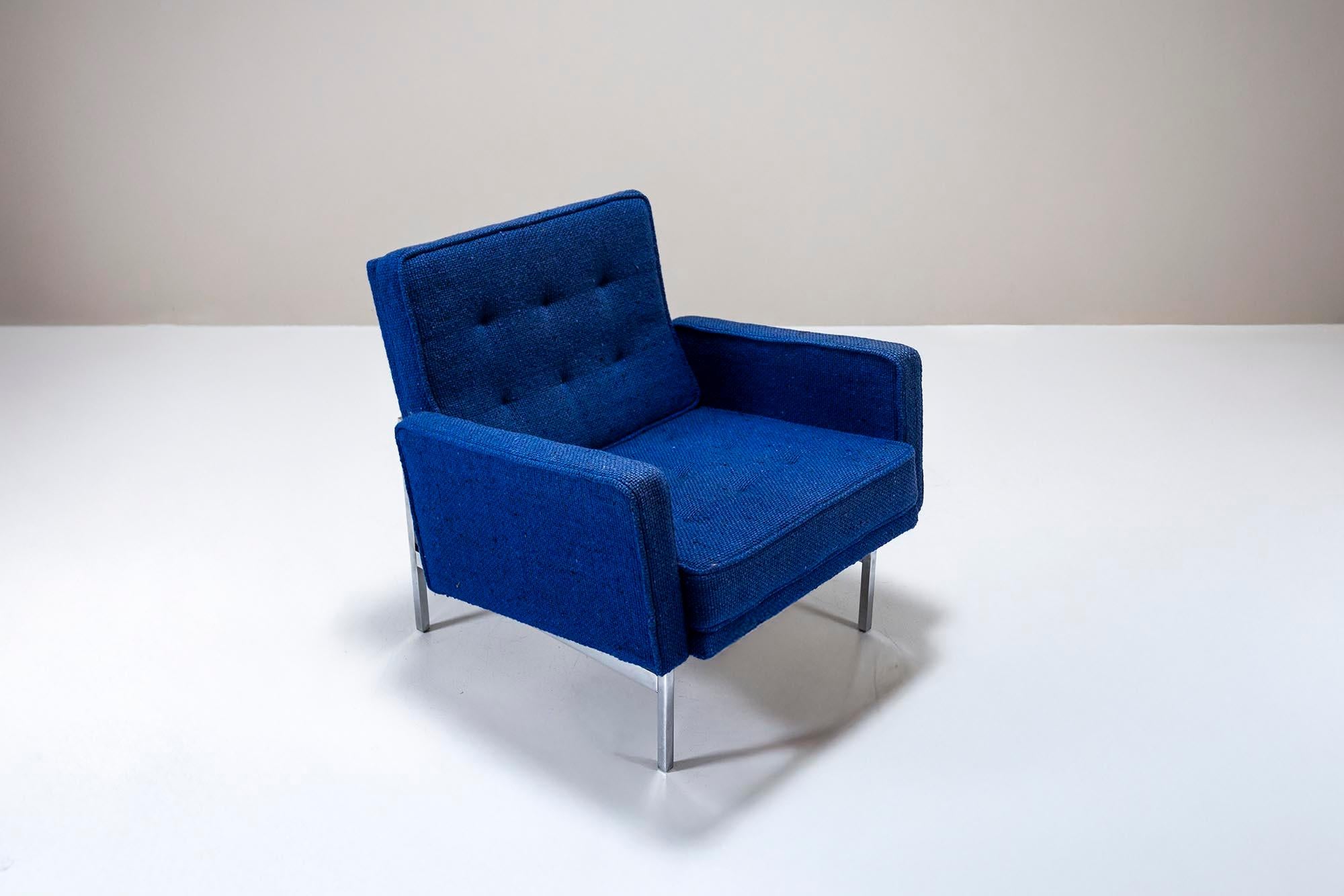 Milieu du XXe siècle Ensemble de deux fauteuils Florence Knoll en tapisserie bleue d'origine, États-Unis, années 1950 en vente
