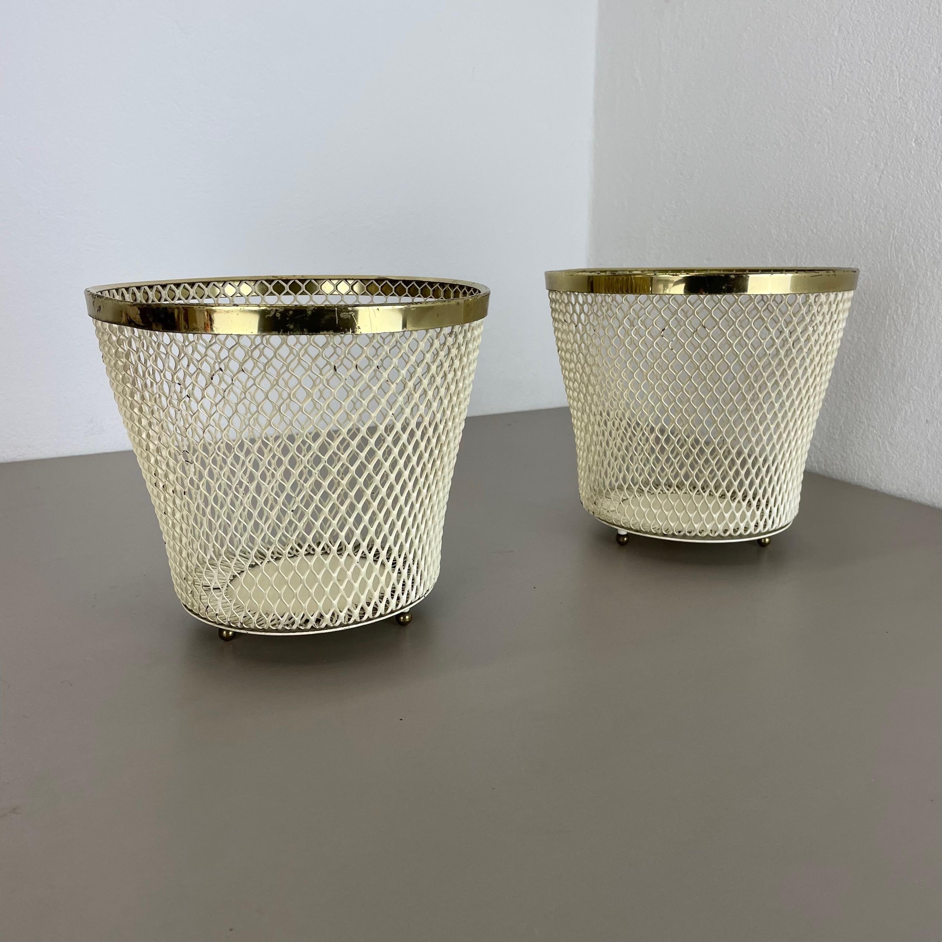 Mid-Century moderno Set di due vasi porta piante di Mathieu Mategot Attr., Francia, 1950 in vendita