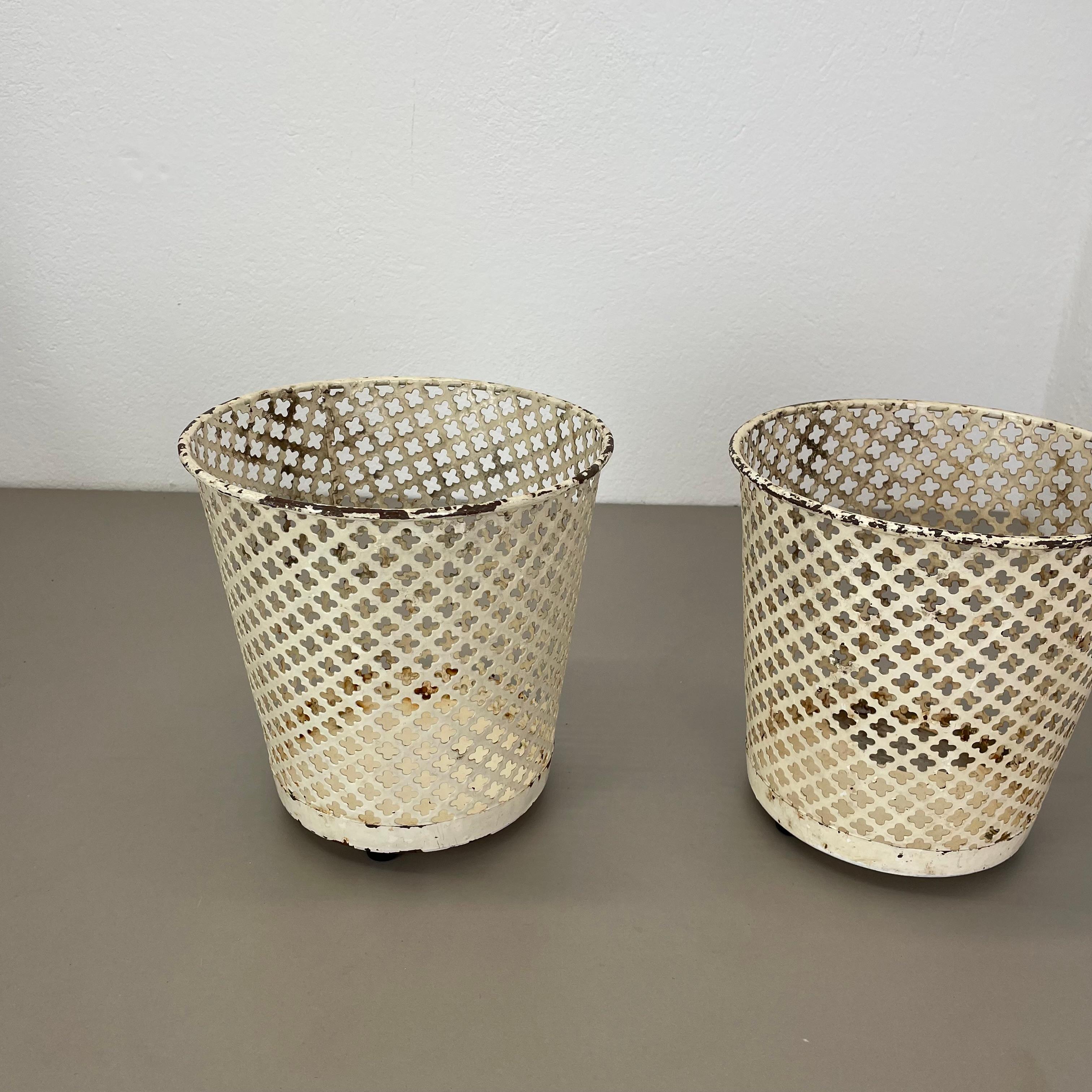 Francese Set di due vasi porta piante di Mathieu Mategot Attr., Francia 1950 in vendita