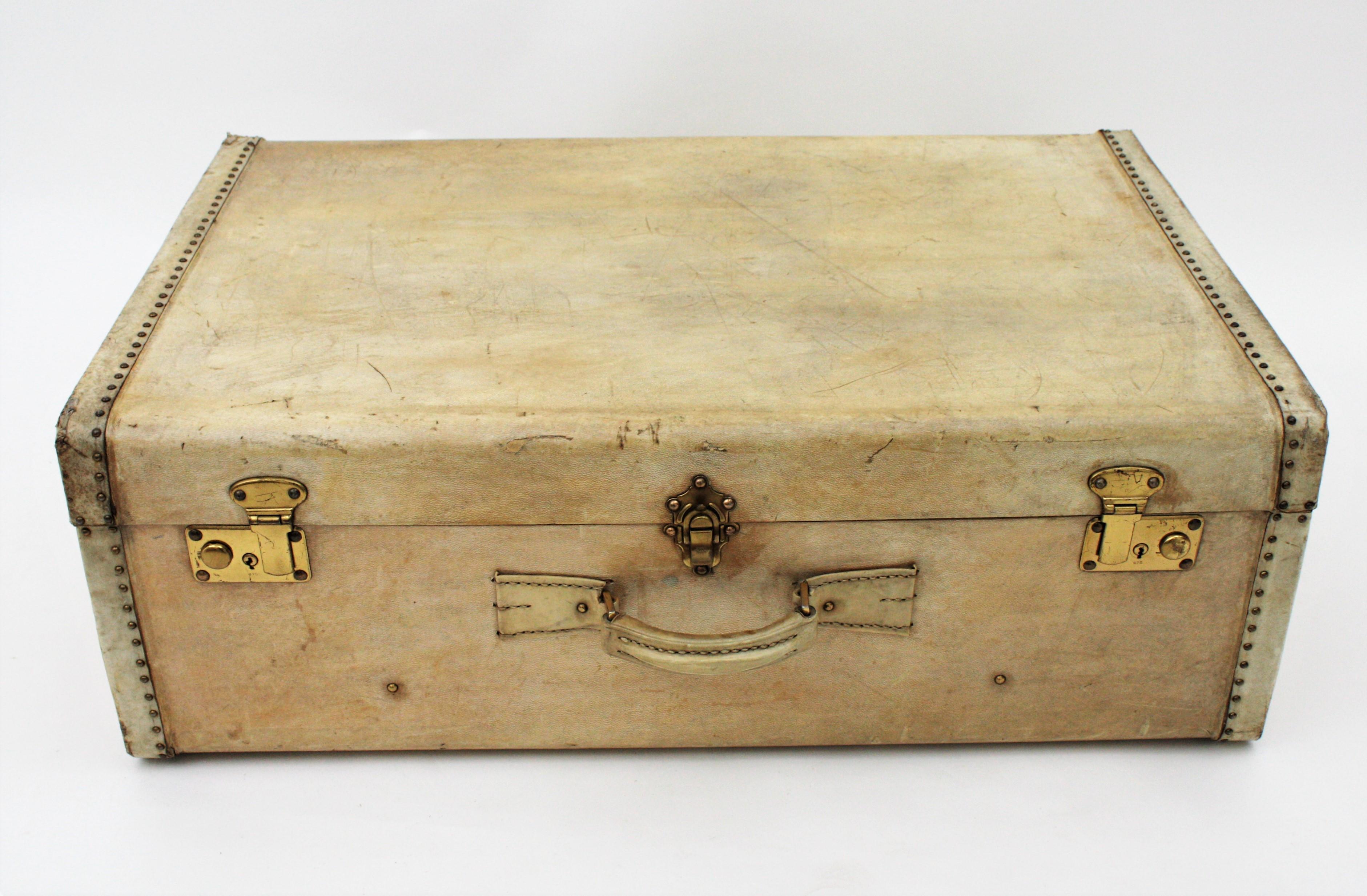 French Parchment / Vellum Suitcases as Side Table In Good Condition For Sale In Barcelona, ES