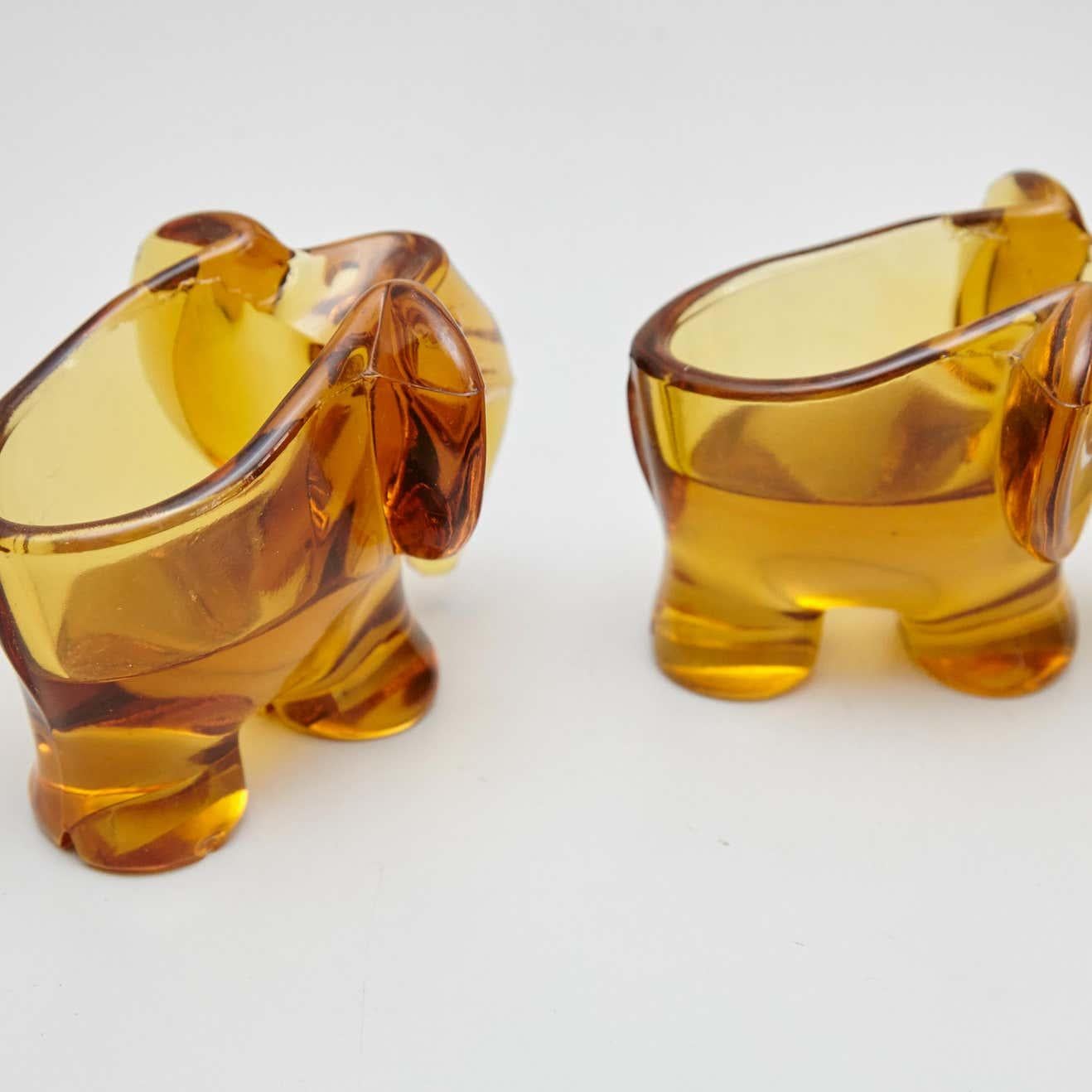 Set of Two French Crystal Elephants, circa 1960 In Good Condition In Barcelona, Barcelona