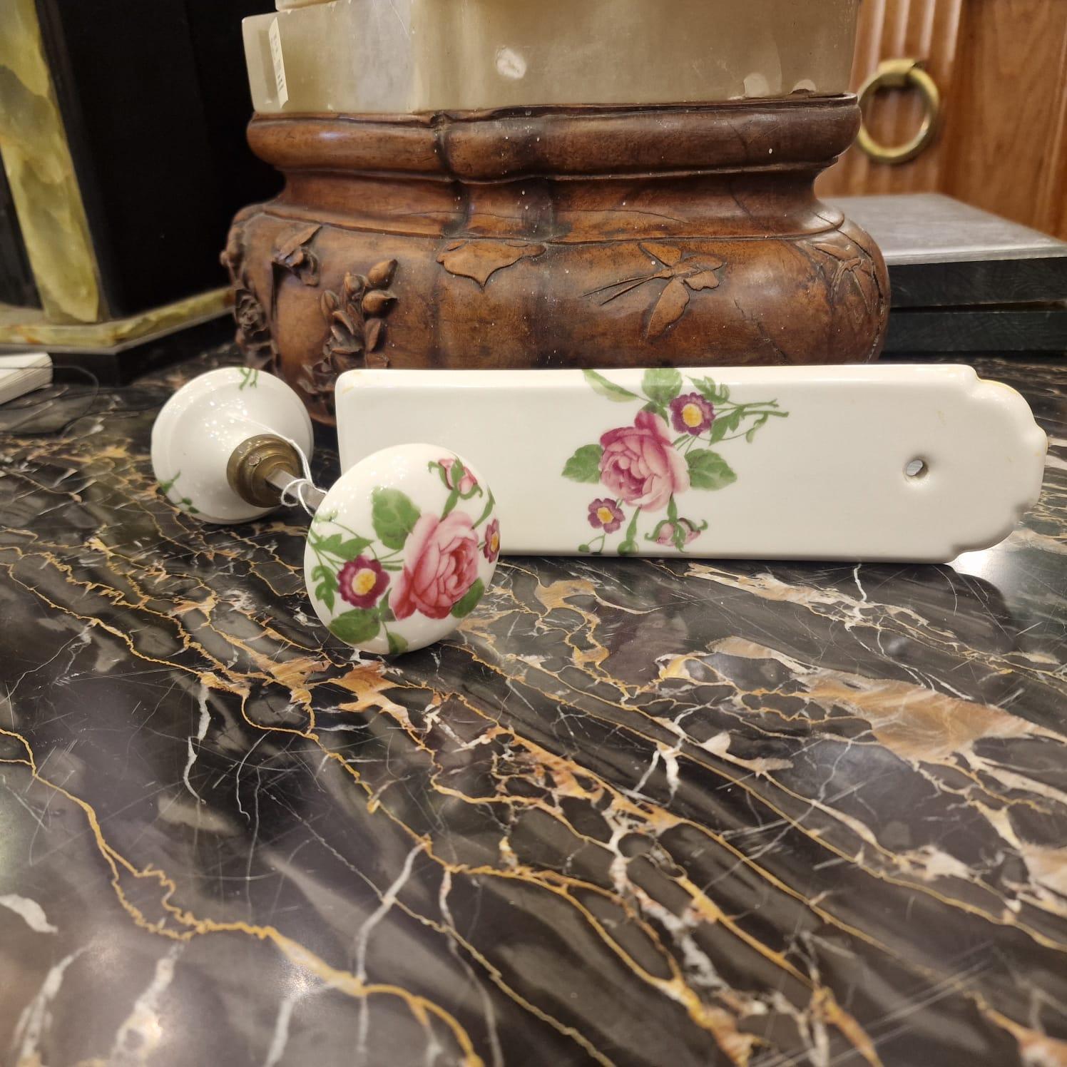 Set di due pomelli per porte francesi in porcellana Vieux París. in vendita 10