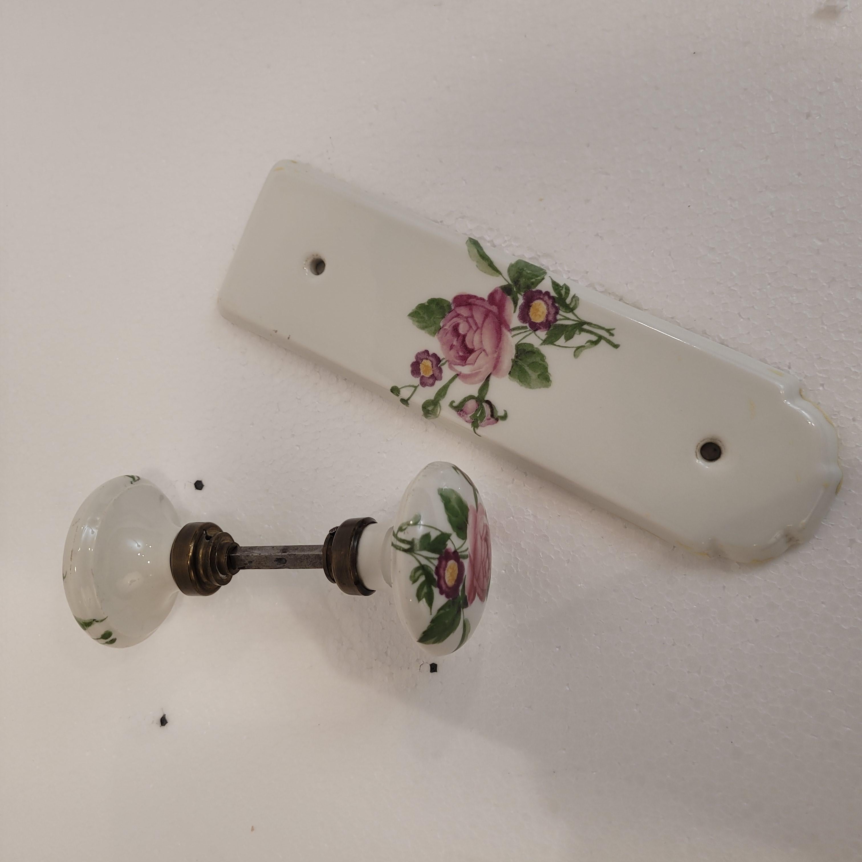 Set di due pomelli per porte francesi in porcellana Vieux París. in vendita 13