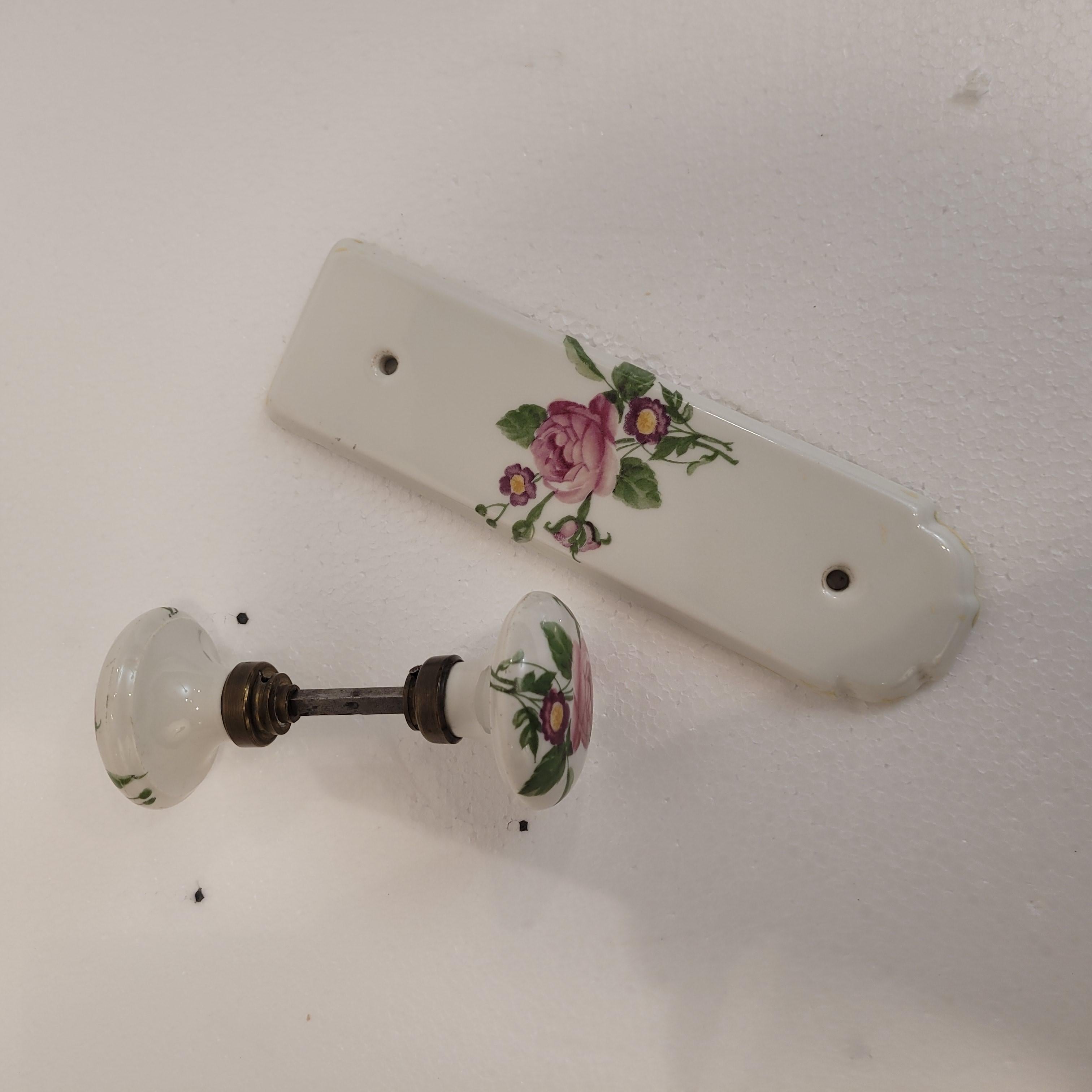 Set di due pomelli per porte francesi in porcellana Vieux París. in vendita 15