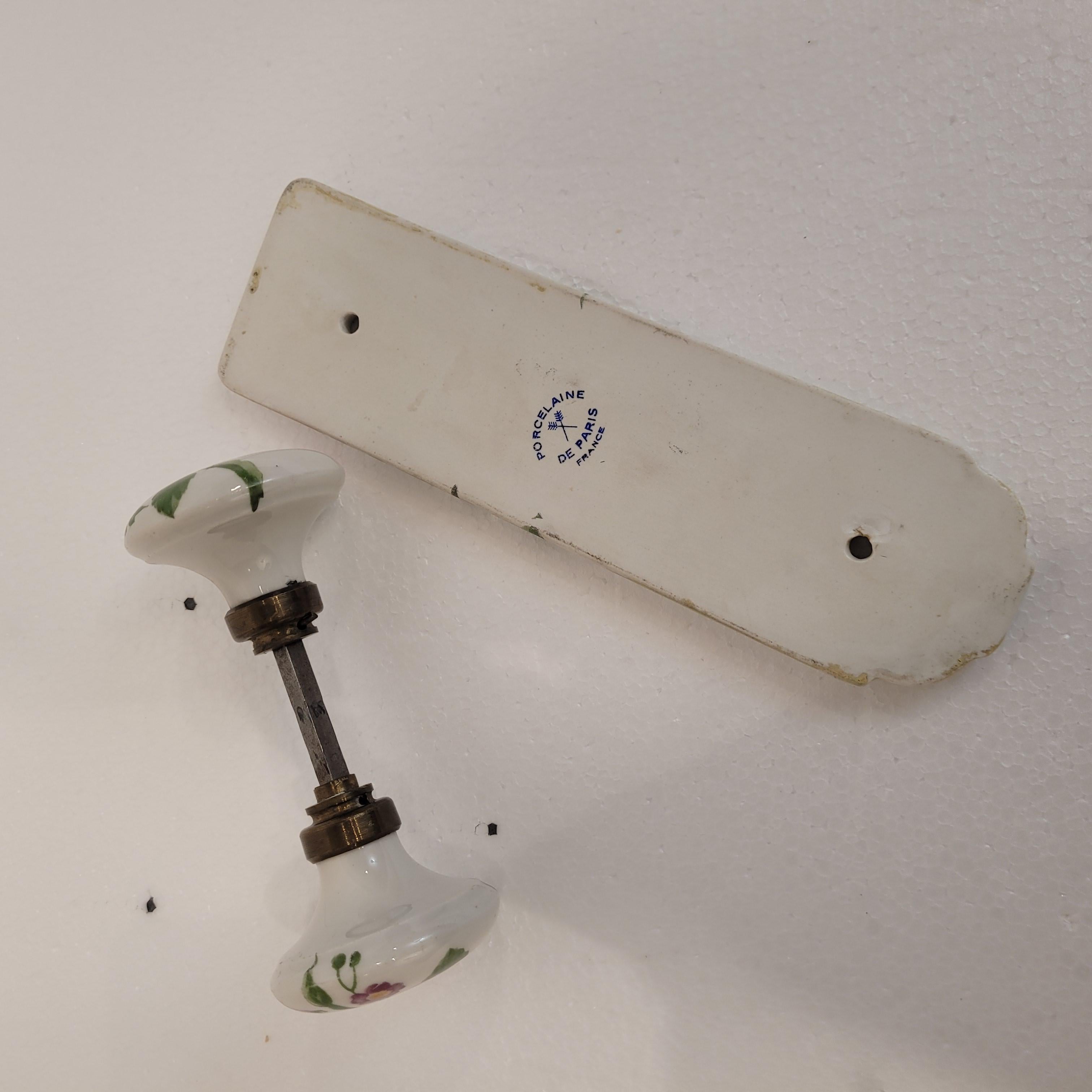 Set di due pomelli per porte francesi in porcellana Vieux París. in vendita 3