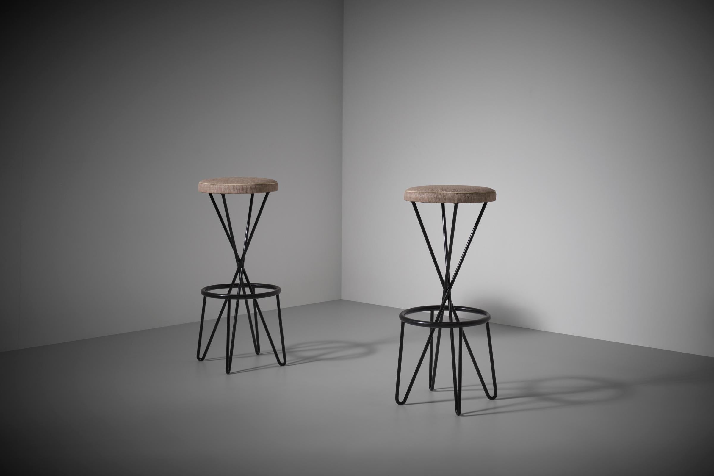 Metal Set of two French Hairpin legged bar stools, 1950s For Sale