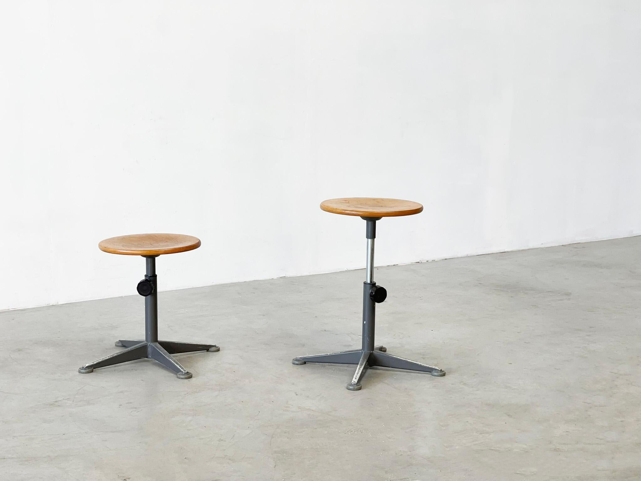 Oak Set of two Friso Kramer stools For Sale