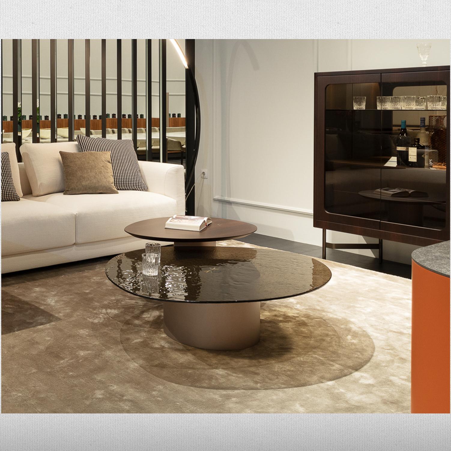 Modern Set of Two Frosted Glass Low Tables with Custom Lacquered Metal Base For Sale