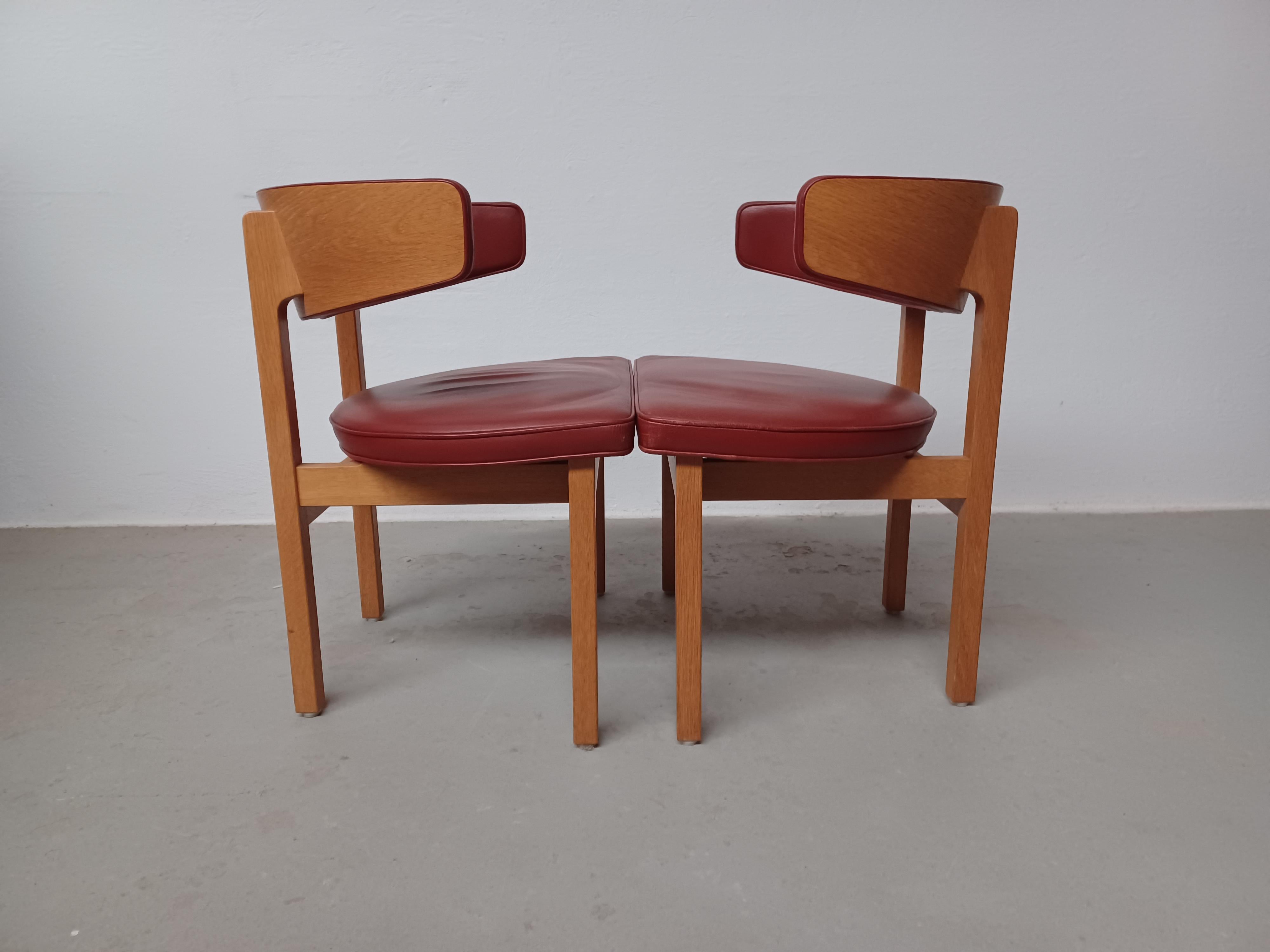 Scandinavian Modern Set of Two Fully Restored Danish Borge Mogensen Customizable Armchairs in Oak For Sale