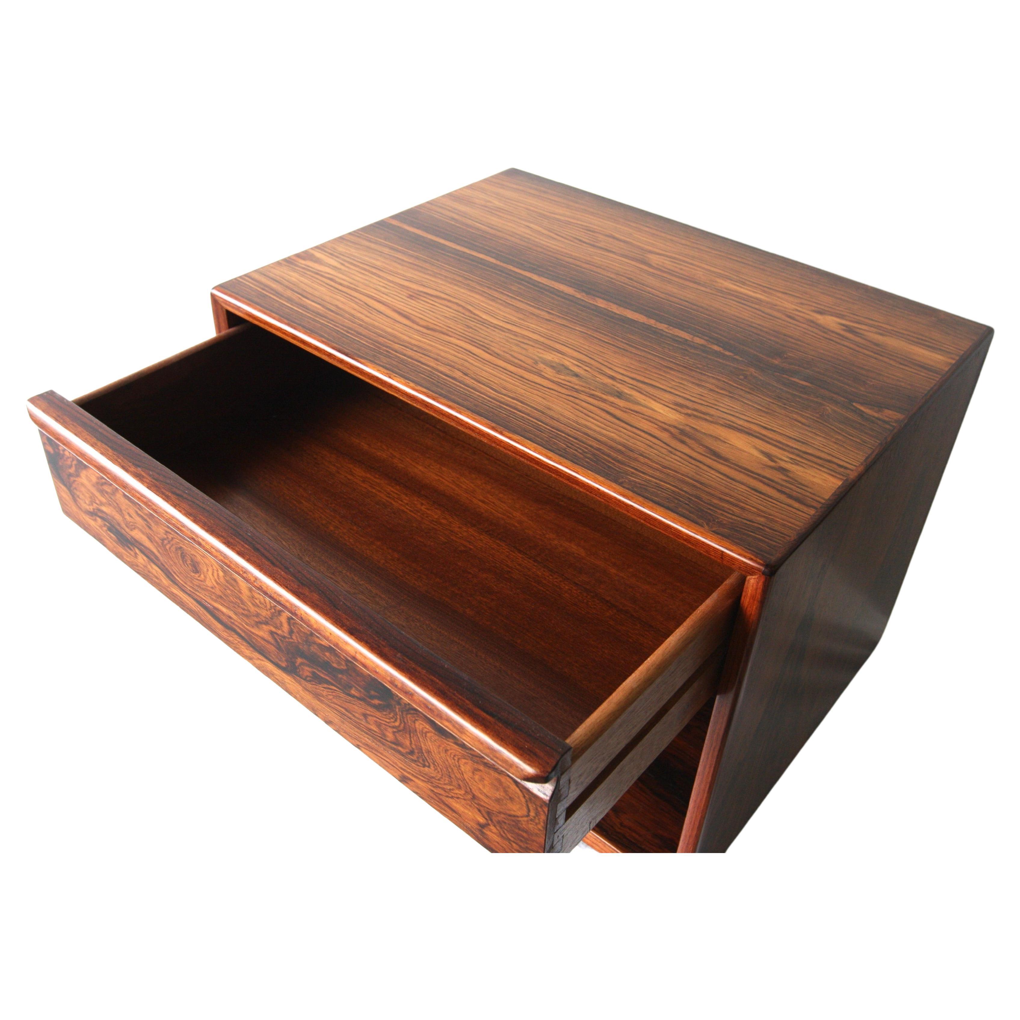 Mid-20th Century  Set of Two Fully Restored Westnofa Danish Floating Rosewood Nightstands For Sale