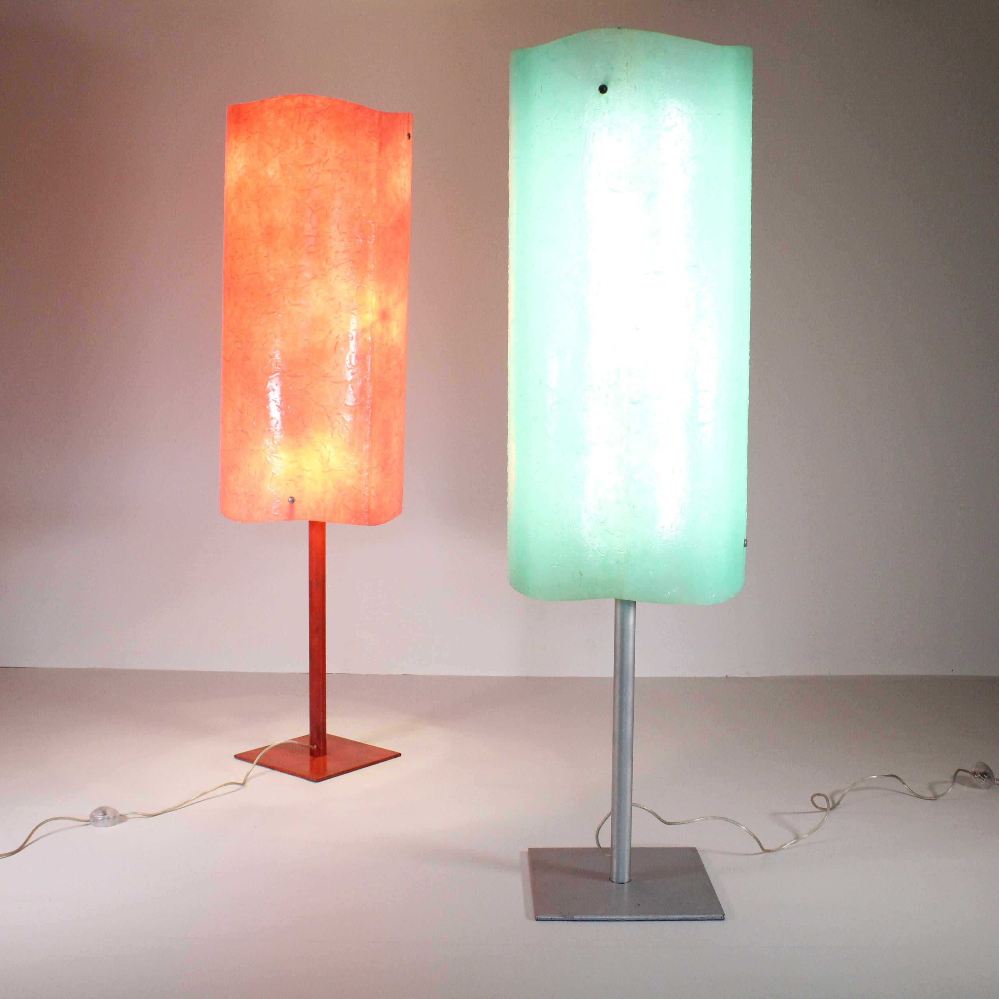 Postmoderne Ensemble de deux lampadaires d'inspiration Gaetano Pesce en vente