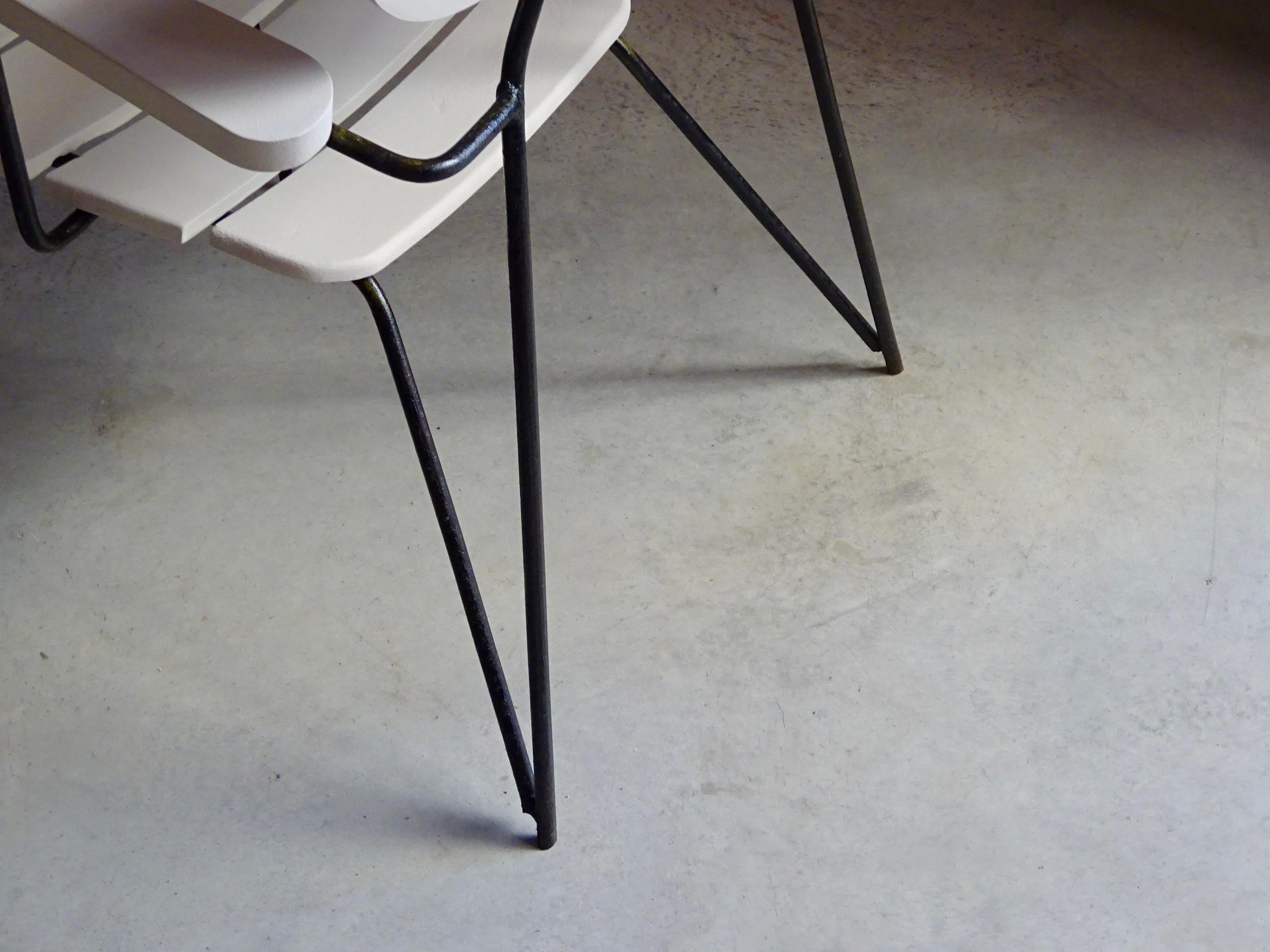 Ensemble de deux fauteuils de jardin, par Carlo Hauner et Martin Eisler. Brésil, années 1950. en vente 3