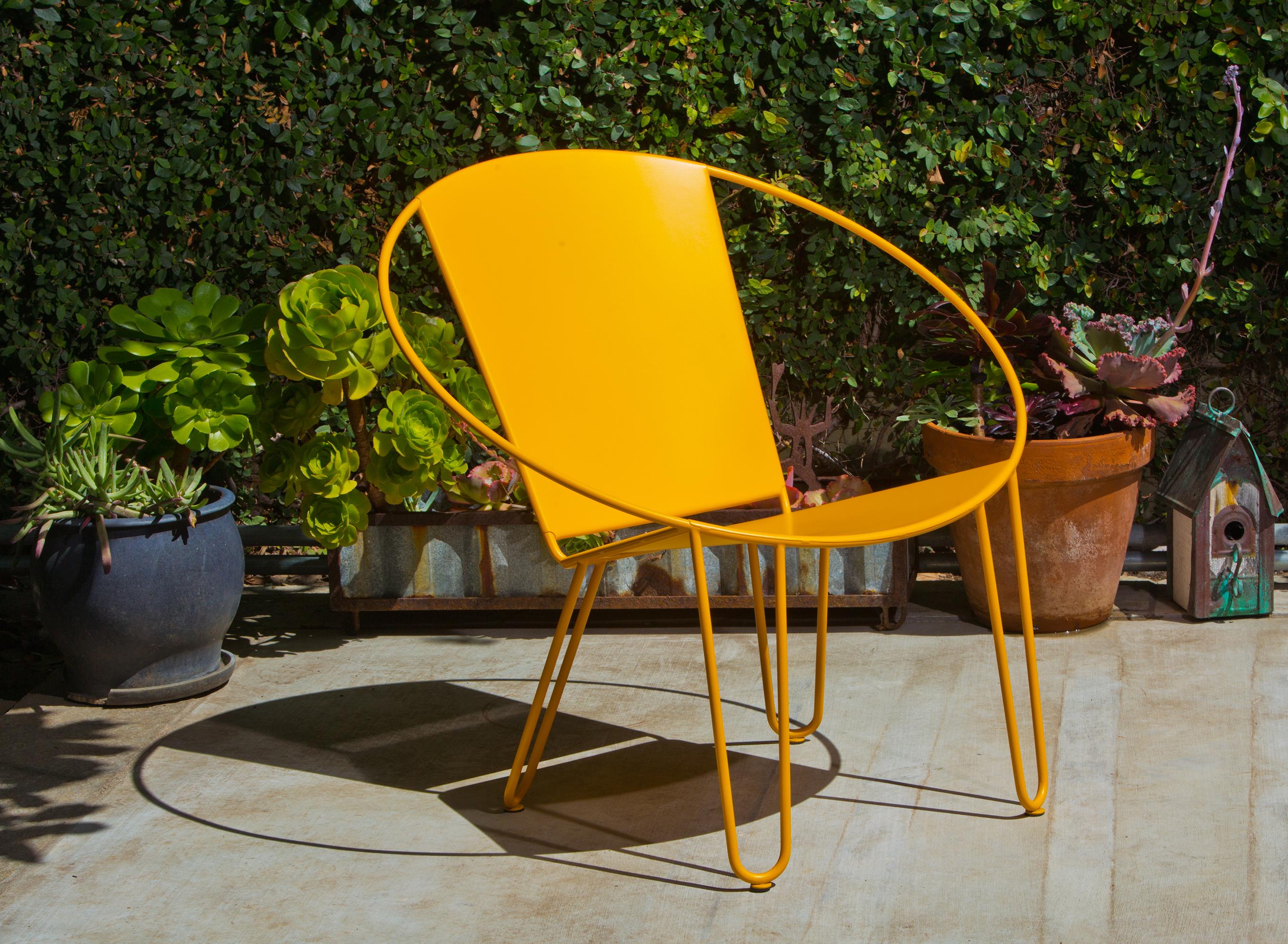 Set of Two Gary Snyder Lounge Chairs and Coffee Table in Burnt Orange, US, 2020 In New Condition For Sale In Berlin, DE