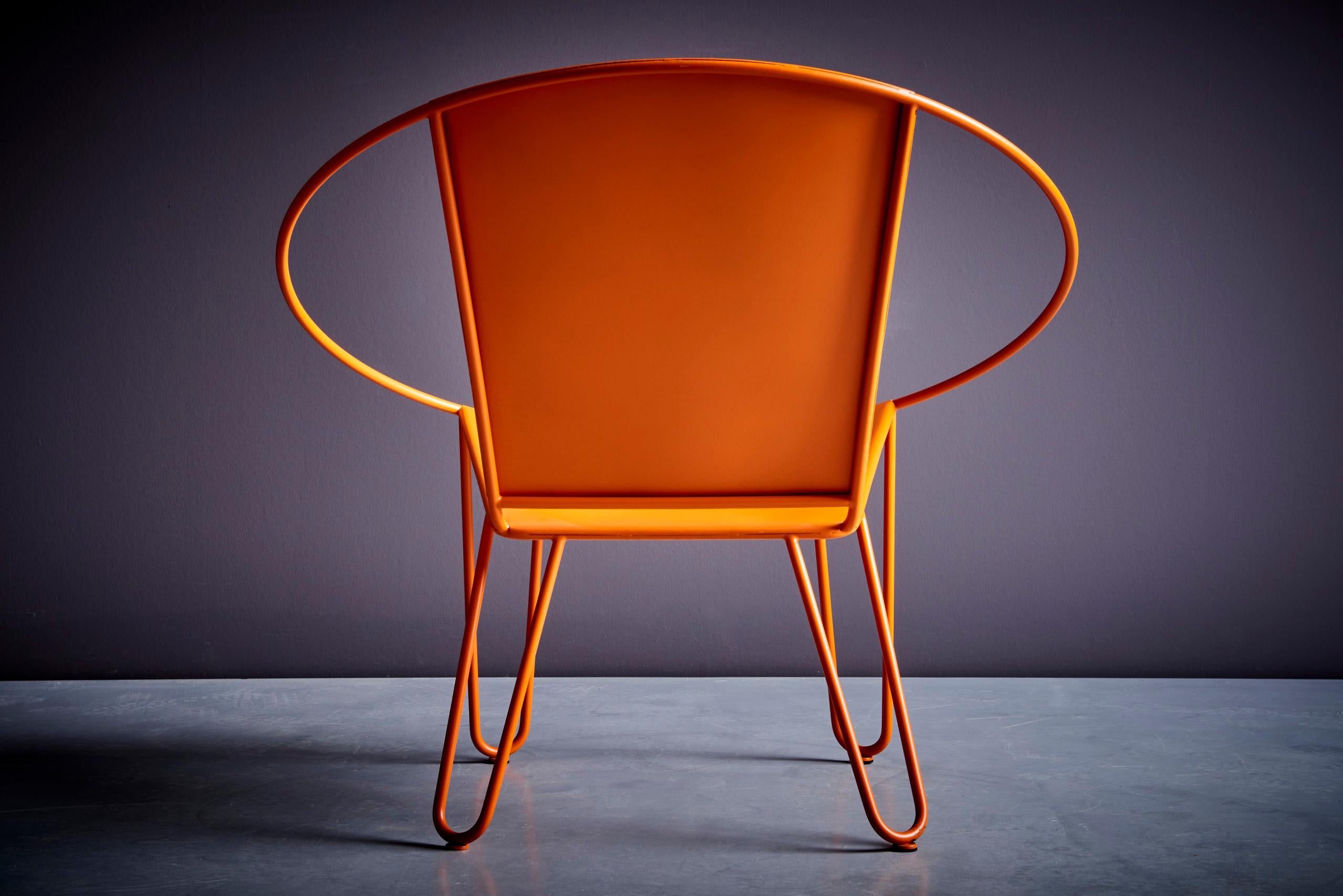 Ensemble de deux chaises longues et table basse de Gary Snyder en orange brûlé, États-Unis, 2020 en vente 5
