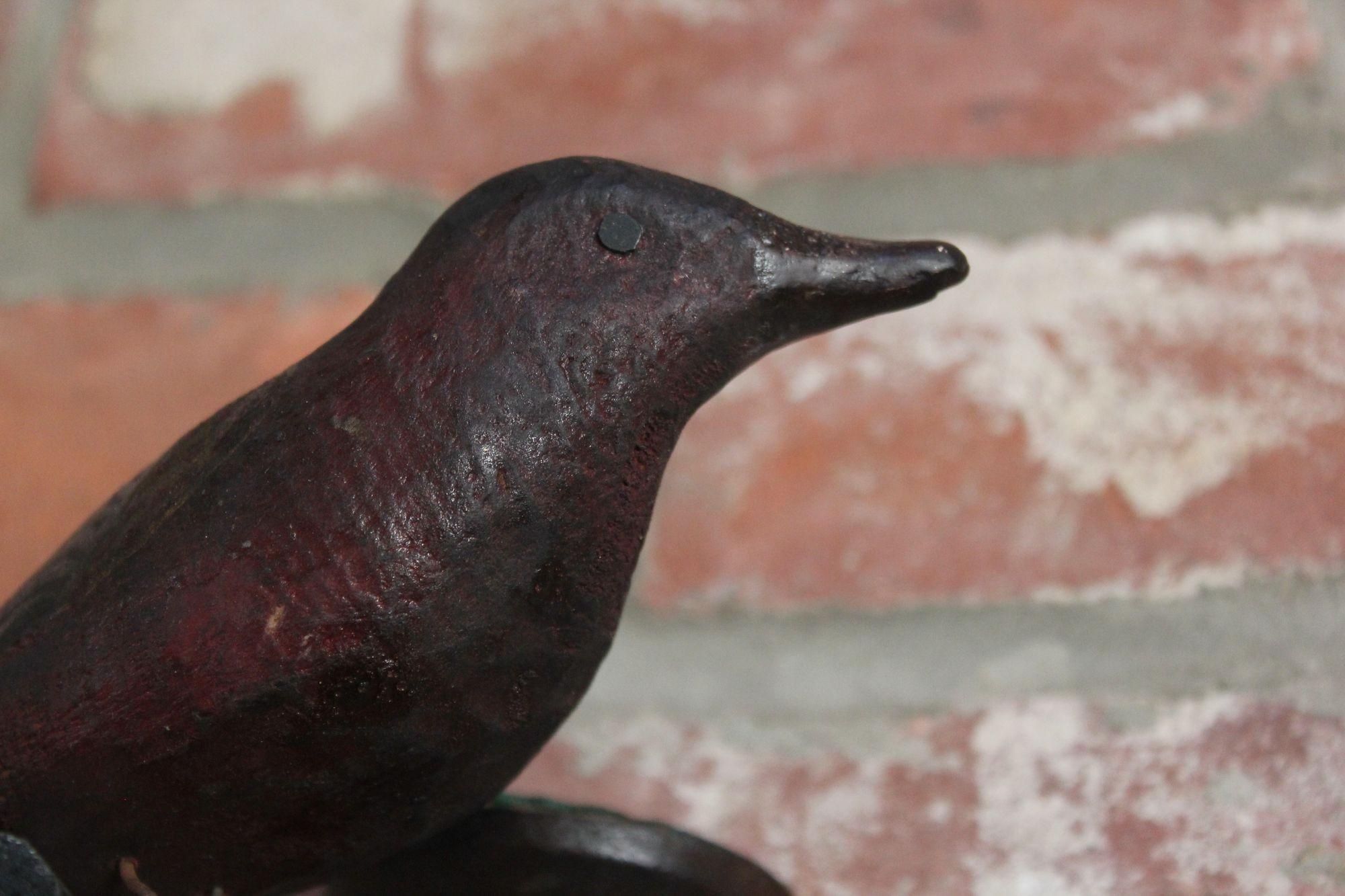 Set of Two German Antique Black Forest Carved and Painted Birds For Sale 5