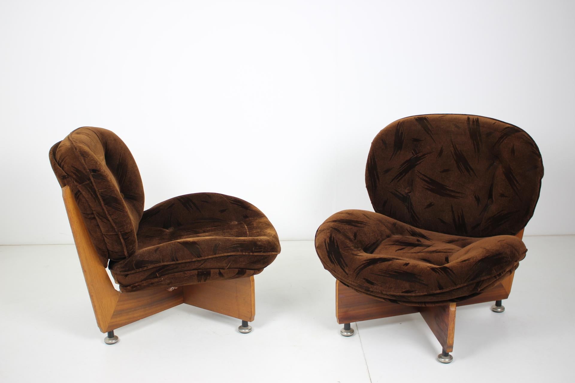 - Made in Germany
- Made of wood, fabric
- Original upholstery
- Good, original condition.