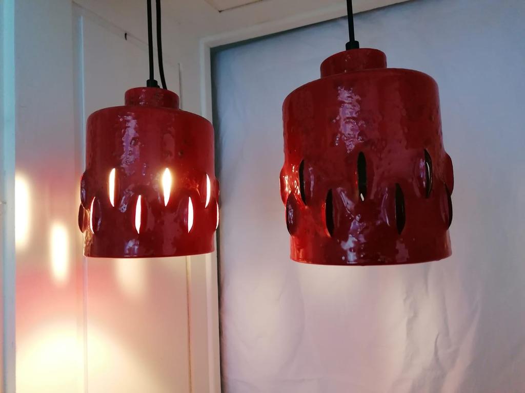 Set of Two German Brutalist Red Ceramic Pendant Lamps For Sale 4
