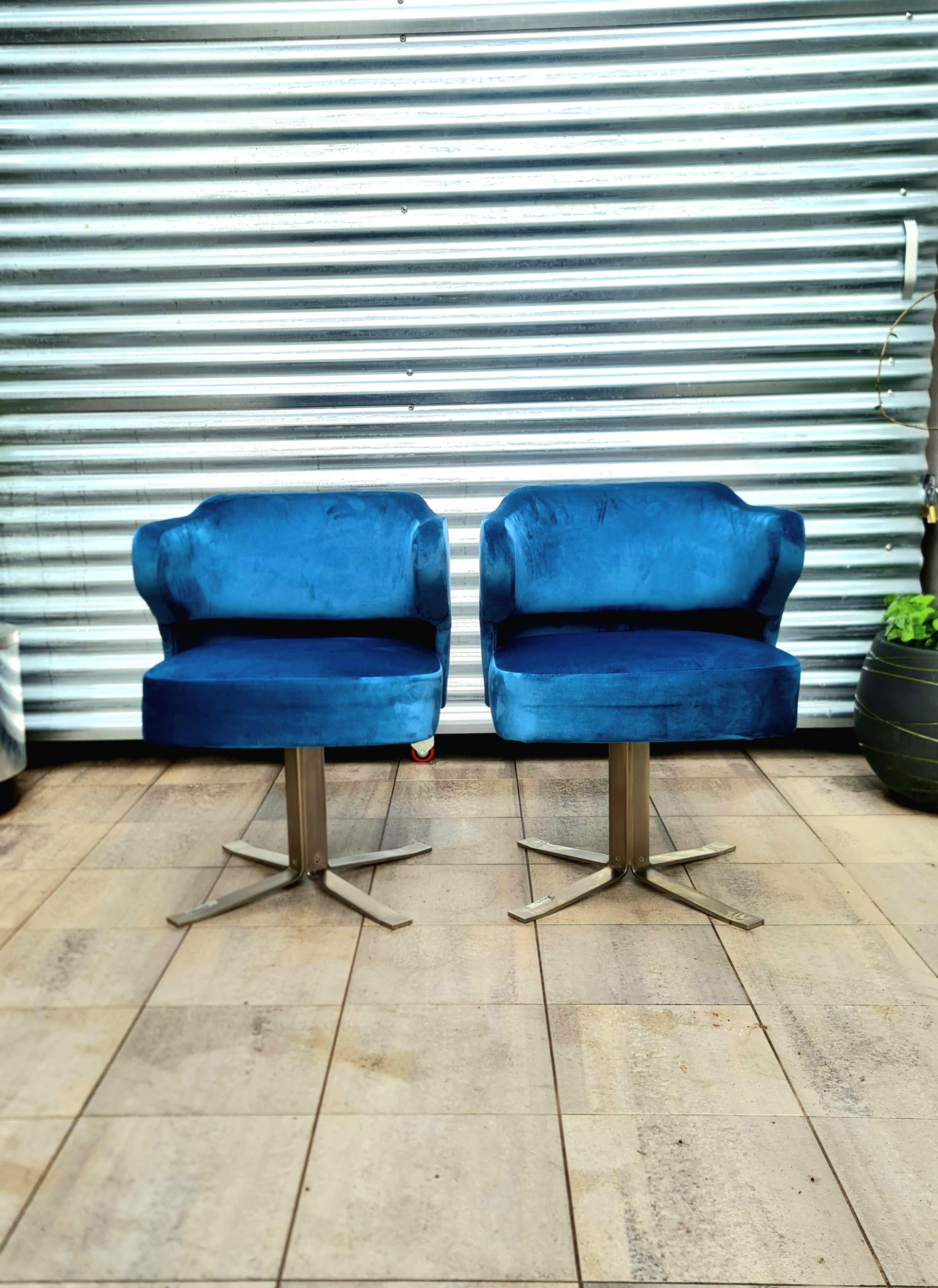 Italian Set of Two Gianni Moscatelli Swivel 'Poney' Chairs for Formanova, Italy 1970's For Sale