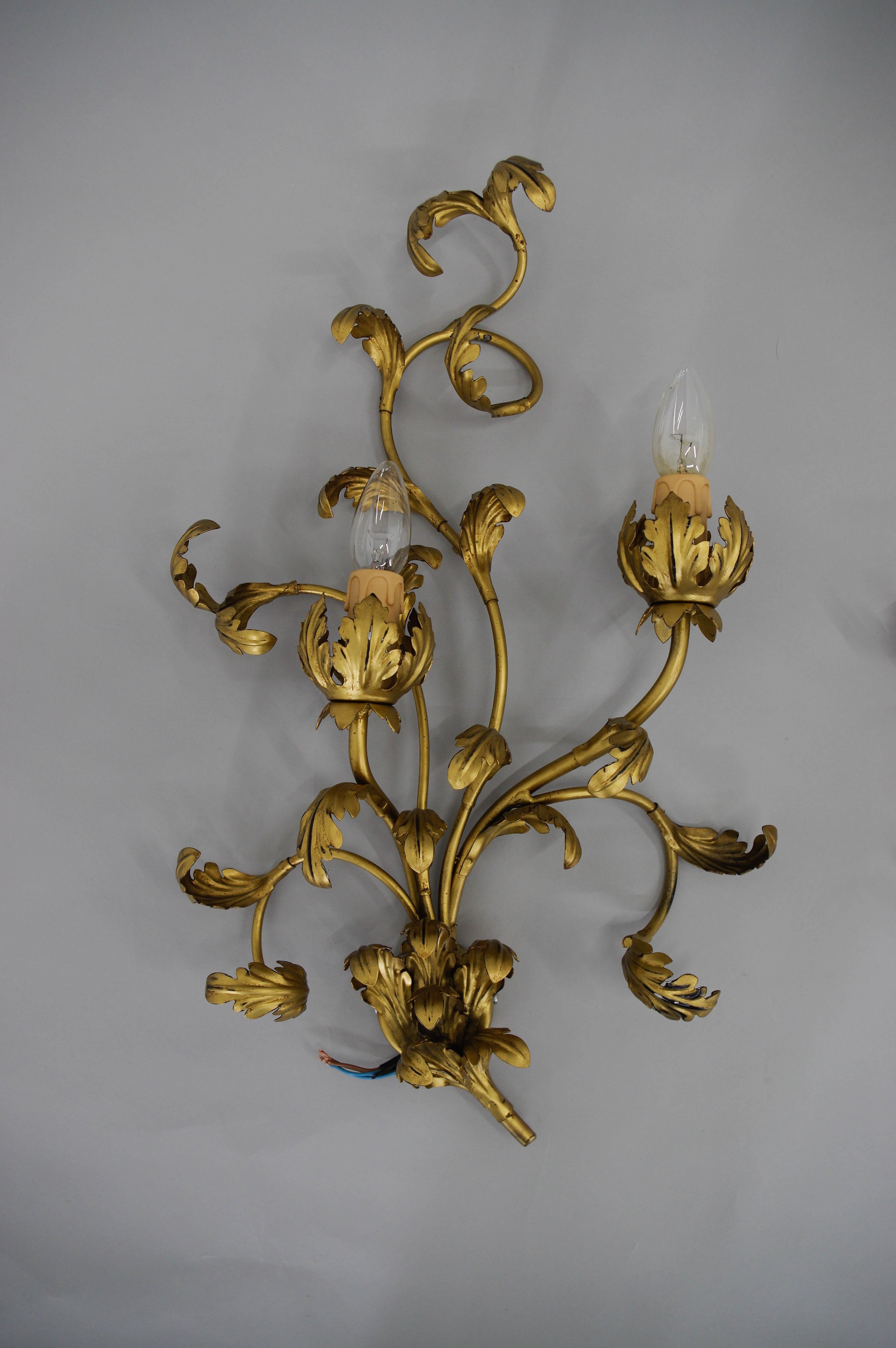 Italian Set of Two Gilt Wall Lamps, Italy, 1960s For Sale