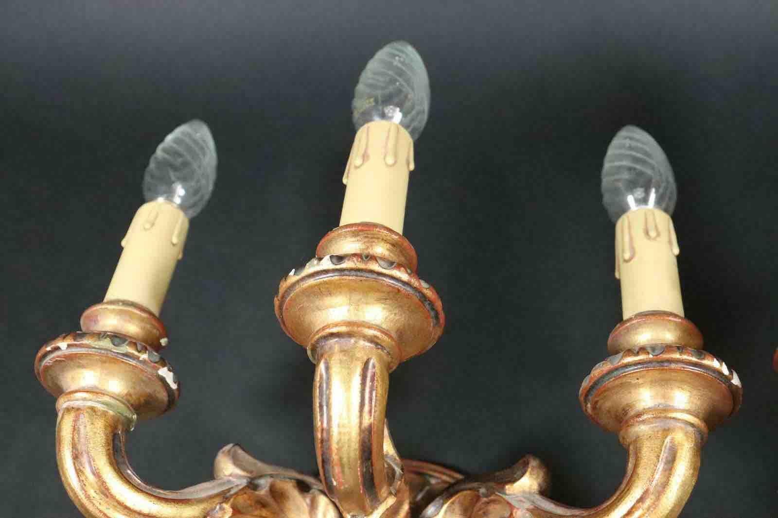 Mid-20th Century Set of Two Gilt Wood Neoclassical Tole Style Sconces, Italy, 1960s For Sale