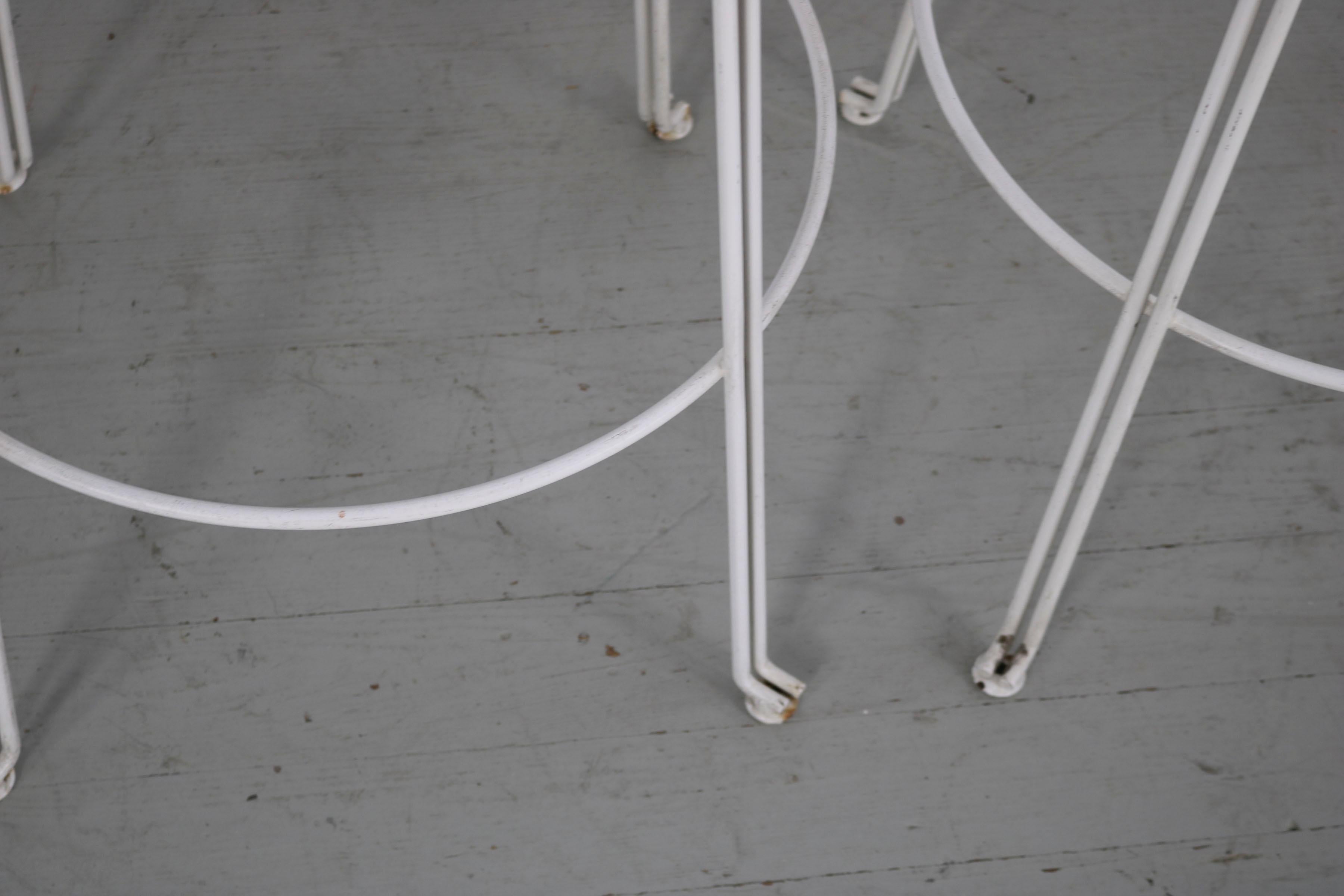 Set of Two Giuseppe de Vivo Bar Stools in White Lacquered Iron, Italy 1950s For Sale 4
