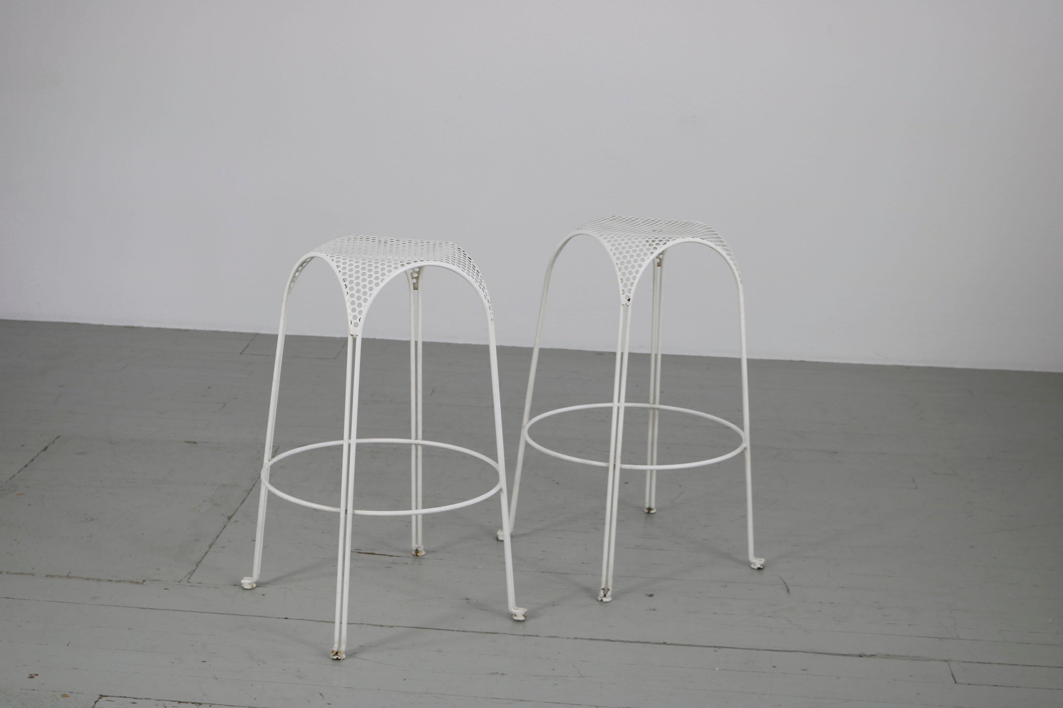 Set of Two Giuseppe de Vivo Bar Stools in White Lacquered Iron, Italy 1950s For Sale 11
