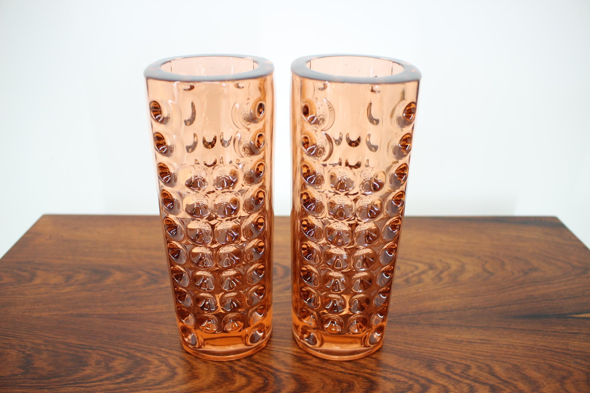 Tchèque Ensemble de deux vases en verre design de Rudolf Jurnikl / Tchécoslovaquie:: 1962 en vente