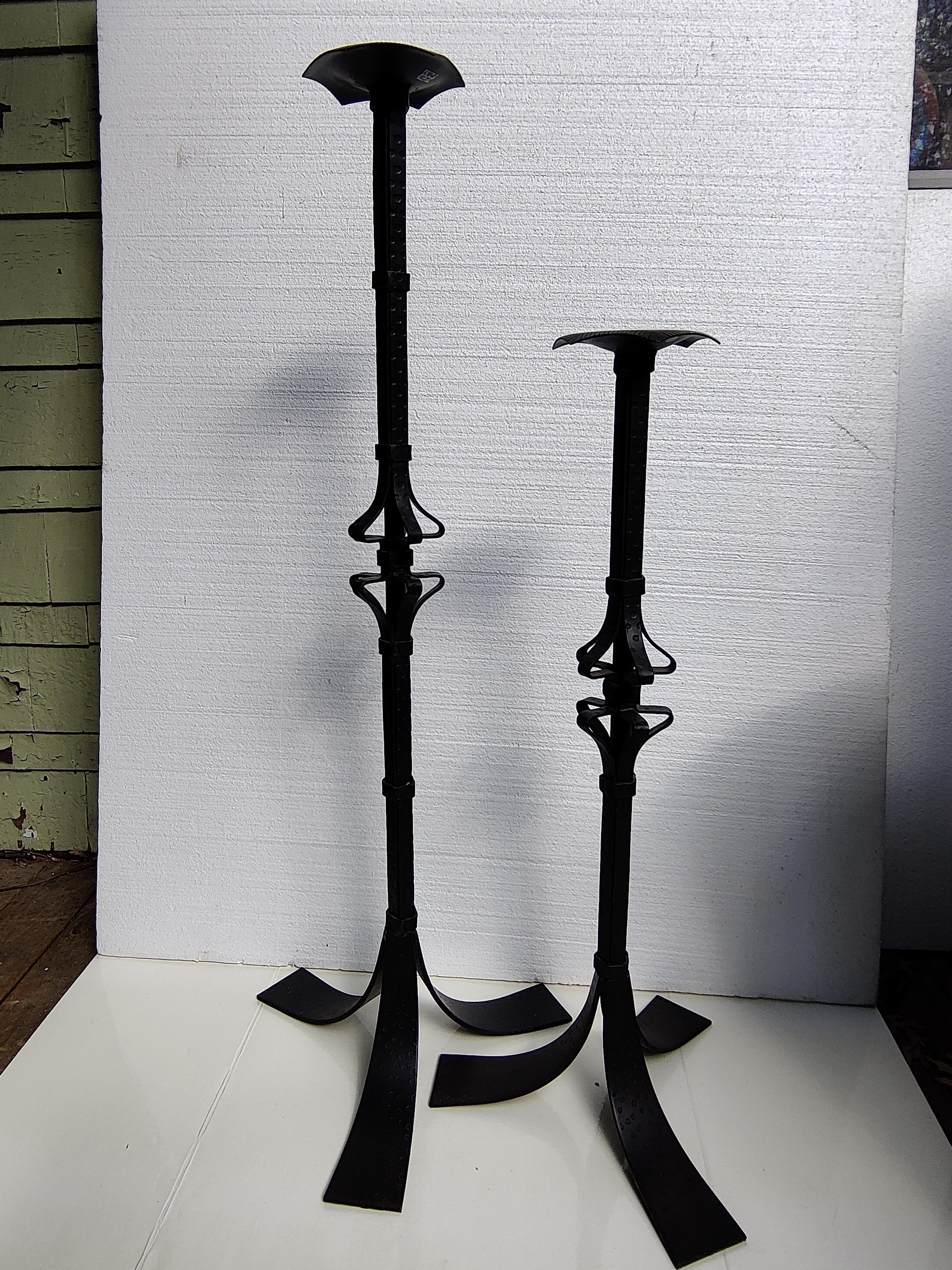 Set of Two Global View Iron Pillar Candle Holders In Good Condition For Sale In Cincinnati, OH