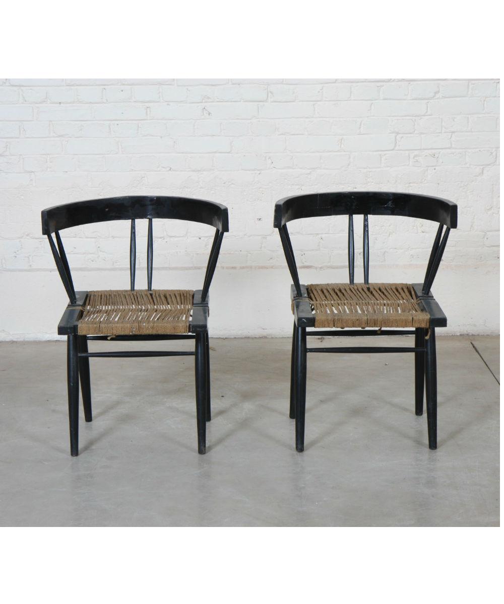 Dining chairs in black wood that reminds the tradition of Japanese craftsmanship.
Rope seat.

20th century

Provenance: Architecture college in Ahmedabad, India
Dimensions: H 79, L 61, P 48 cm
Dining chairs in black wood that reminds the
